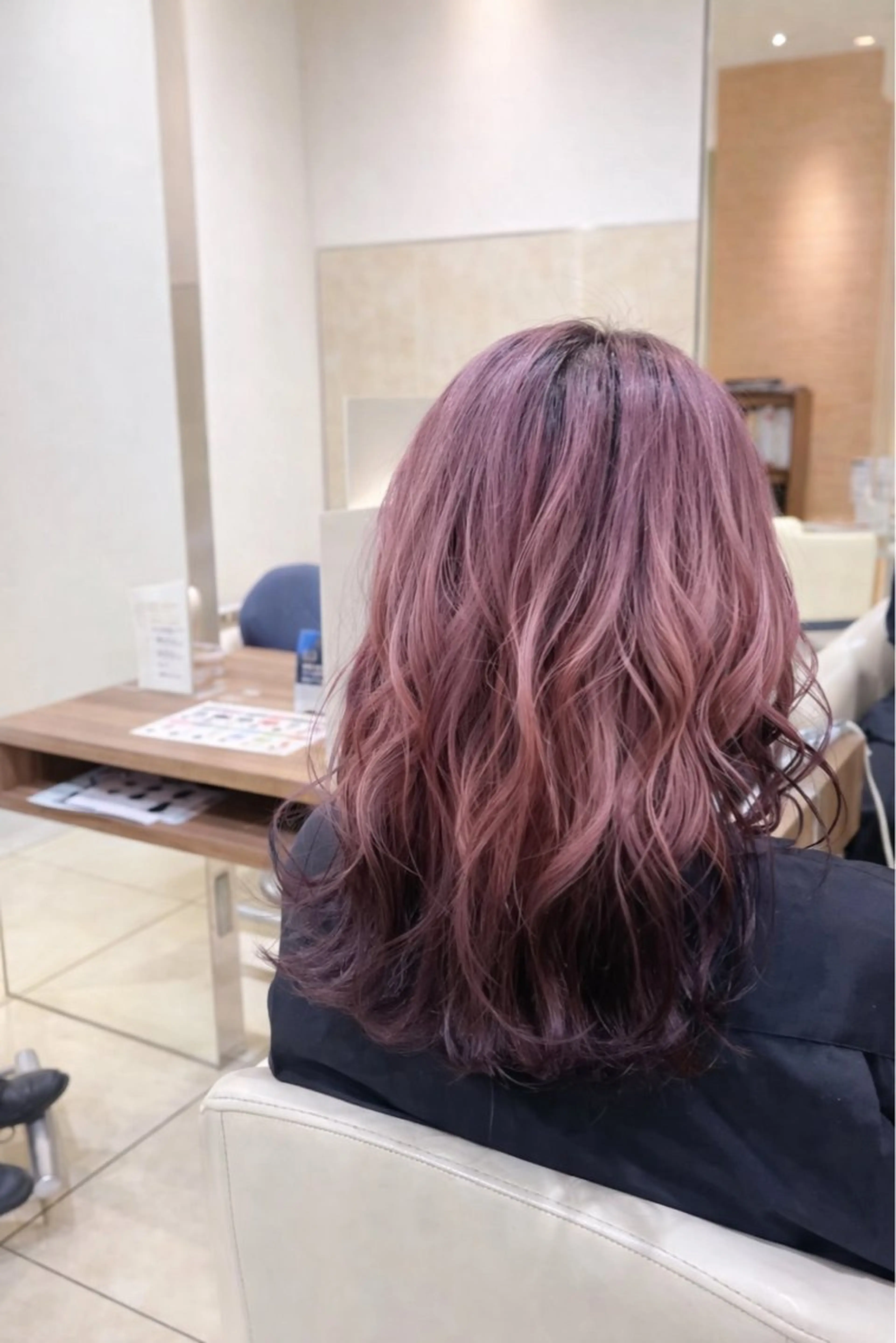 ロング カラー ZELE 上尾所属・鈴木 花連のヘアスタイル