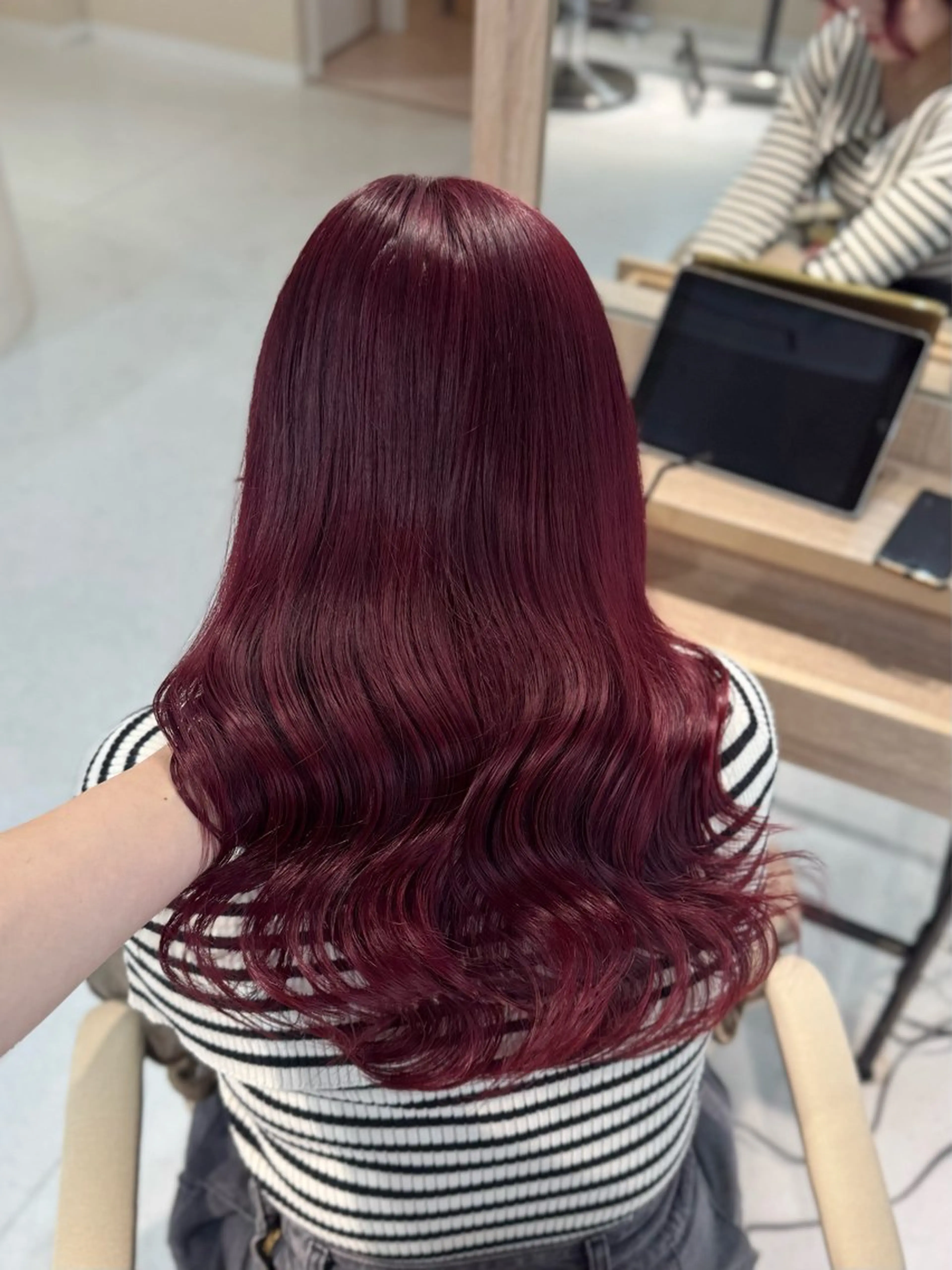 セミロング カラー レッドカラー ヘアカラー jupreÿ 𝒔𝒂𝒚𝒂🍓のヘアスタイル
