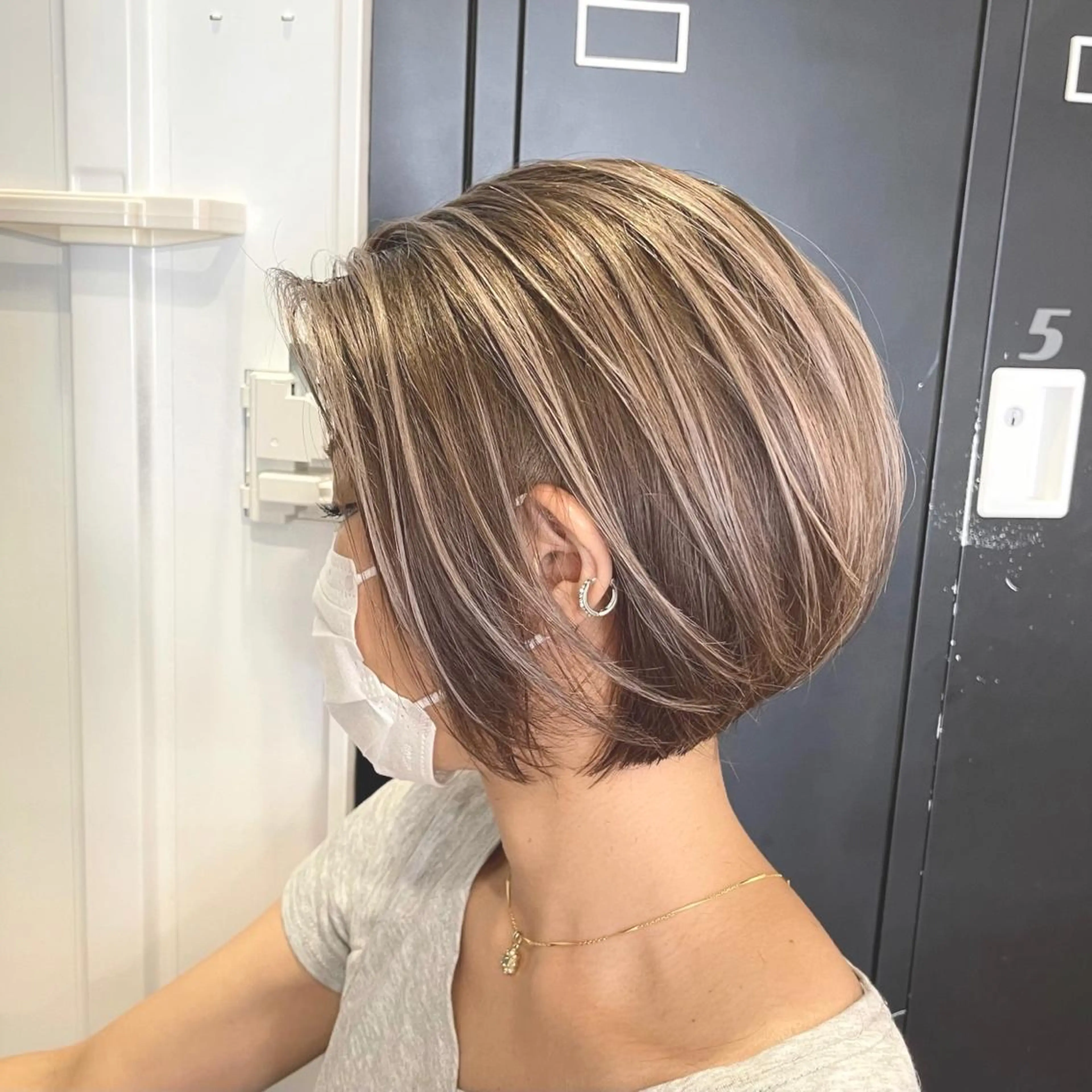 ショート カラー バレイヤージュ デザインカラー ハイライトカラー 外国人風カラー ハイライト アンドウ ユウ/ レイヤーカット/韓国のヘアスタイル