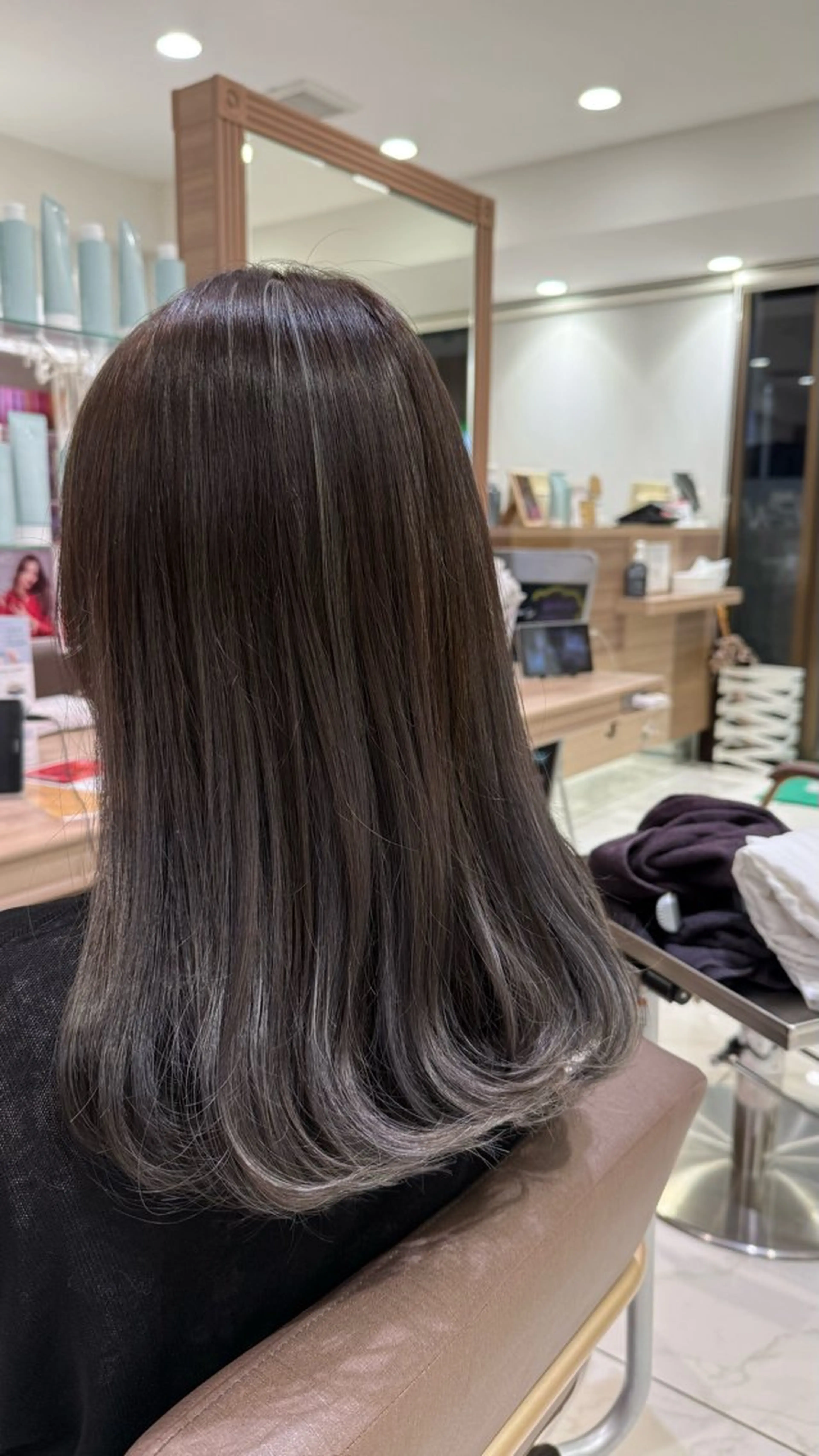 セミロング カット ヘアカラー ハイトーン募集中 💜✝️荒川優輝のヘアスタイル