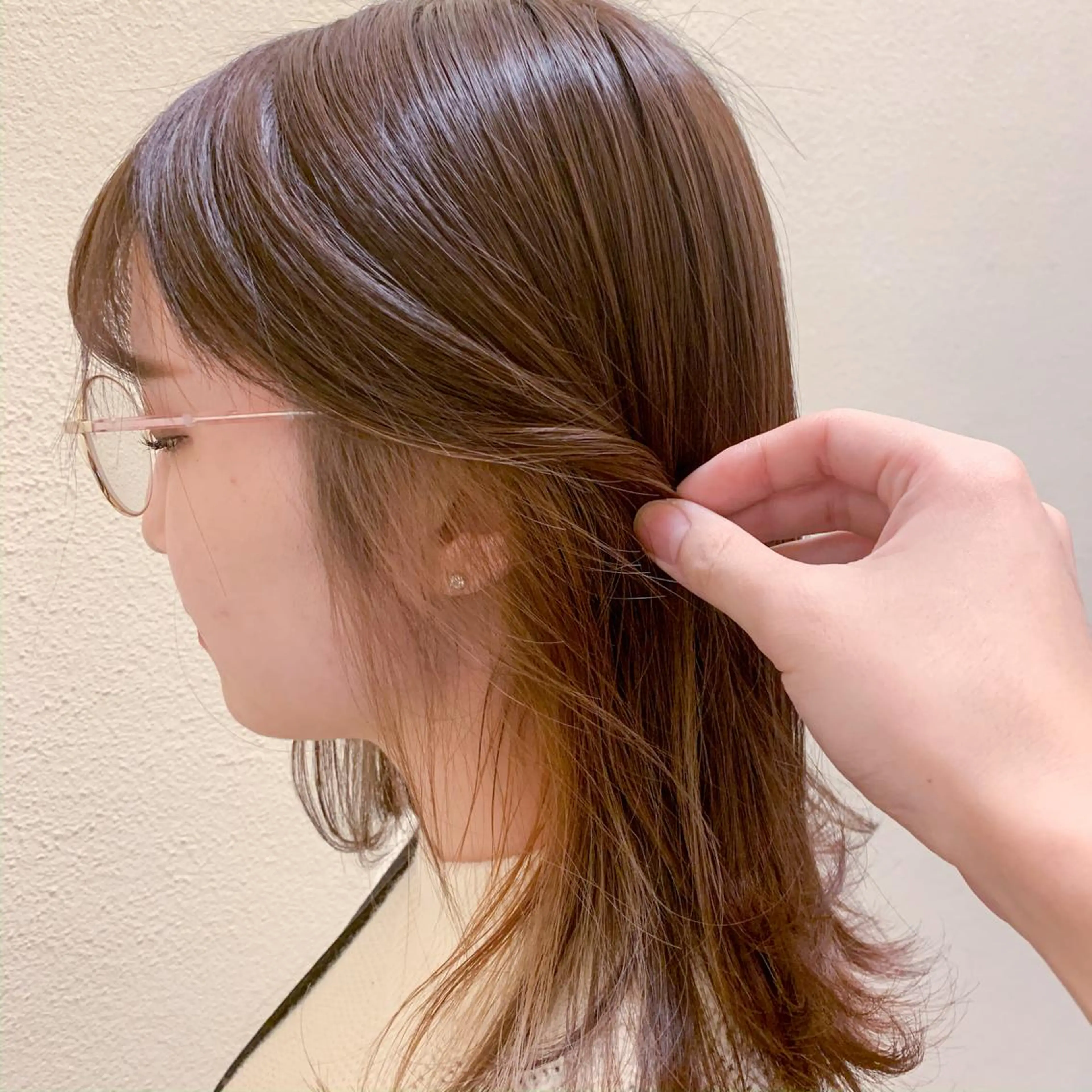 ミディアム カラー ベージュカラー インナーカラー ミルクティーベージュ スギヤマ ショウゴのヘアスタイル