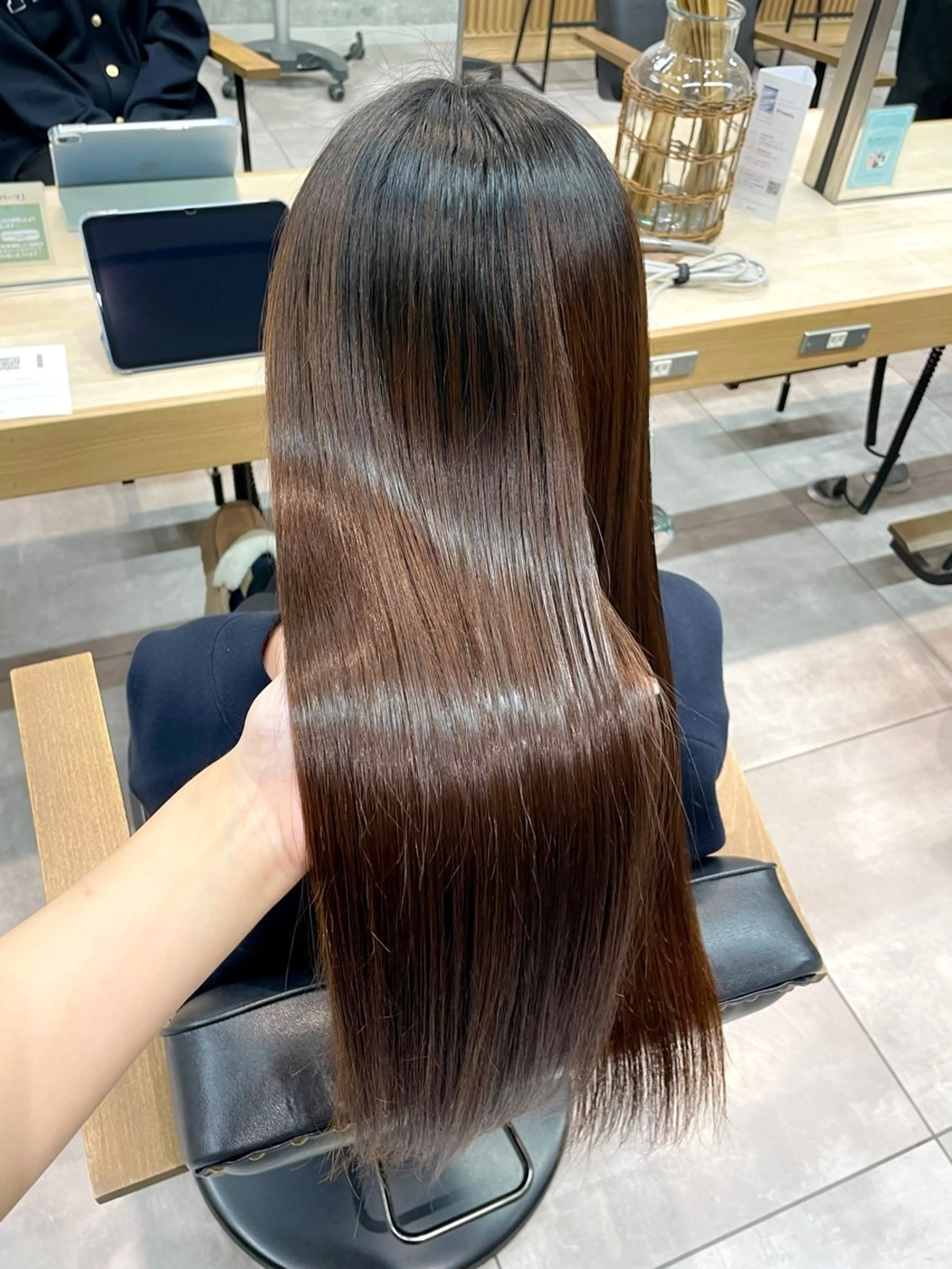 パーマ 縮毛矯正 透明感カラー×ヘア アレンジ🪽しおりのヘアスタイル