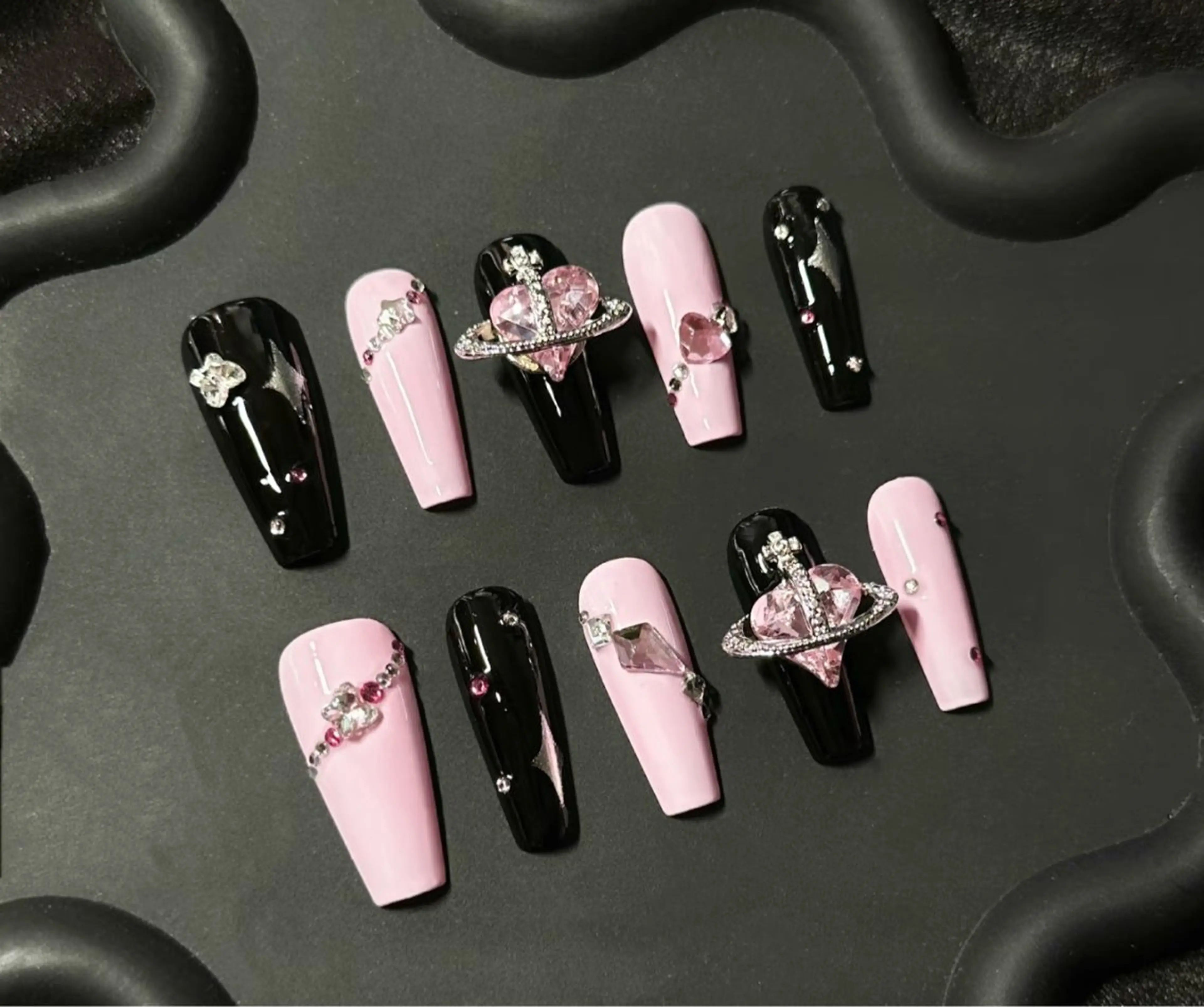 ネイル フレンチネイル グラデーション キラキラネイル 韓国ネイル マグネットネイル 🎀🎀YooLi Nail Salonのネイルデザイン