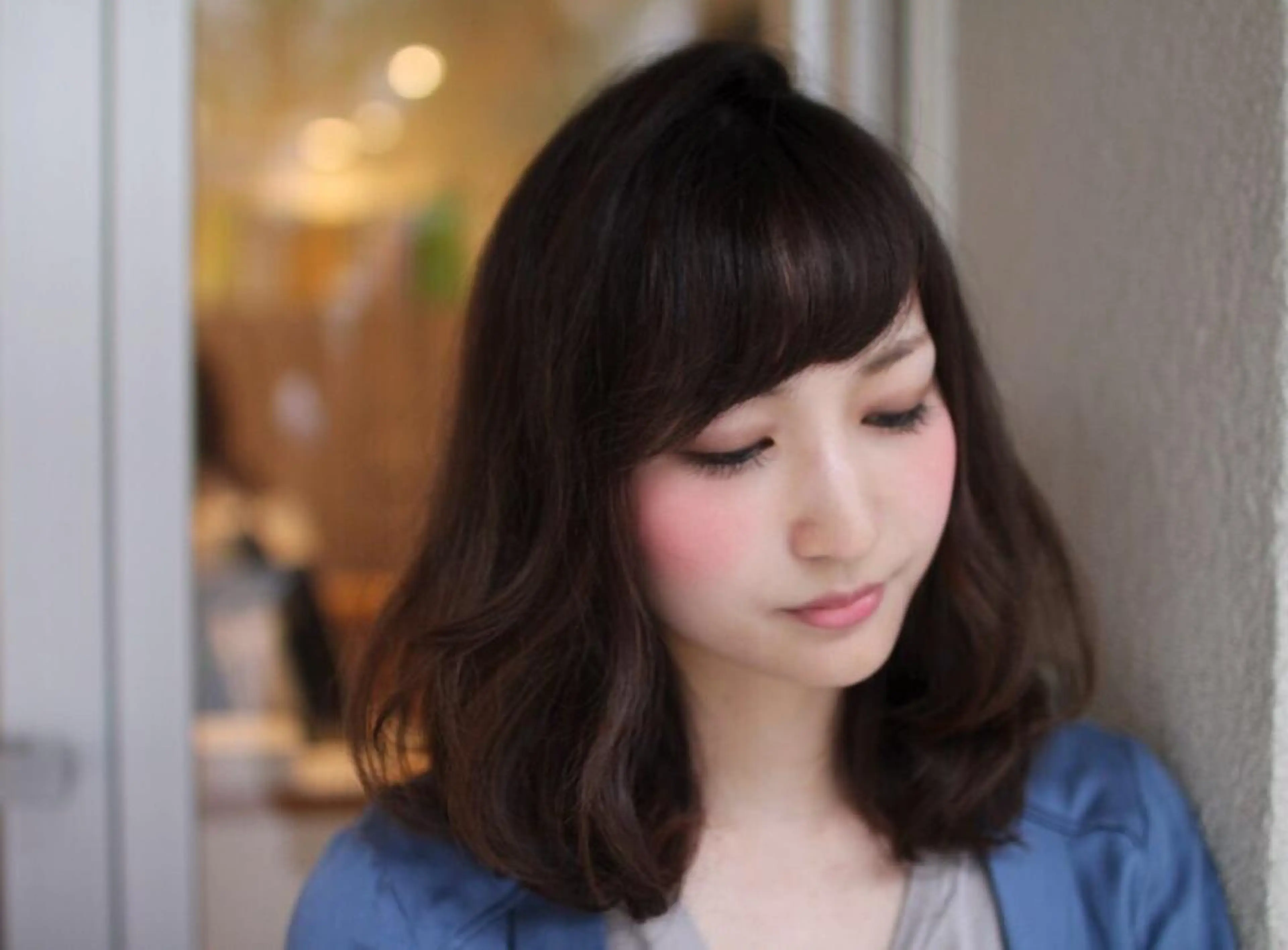 ミディアム セミロング カラー パーマ ボブ 平松 千枝のヘアスタイル