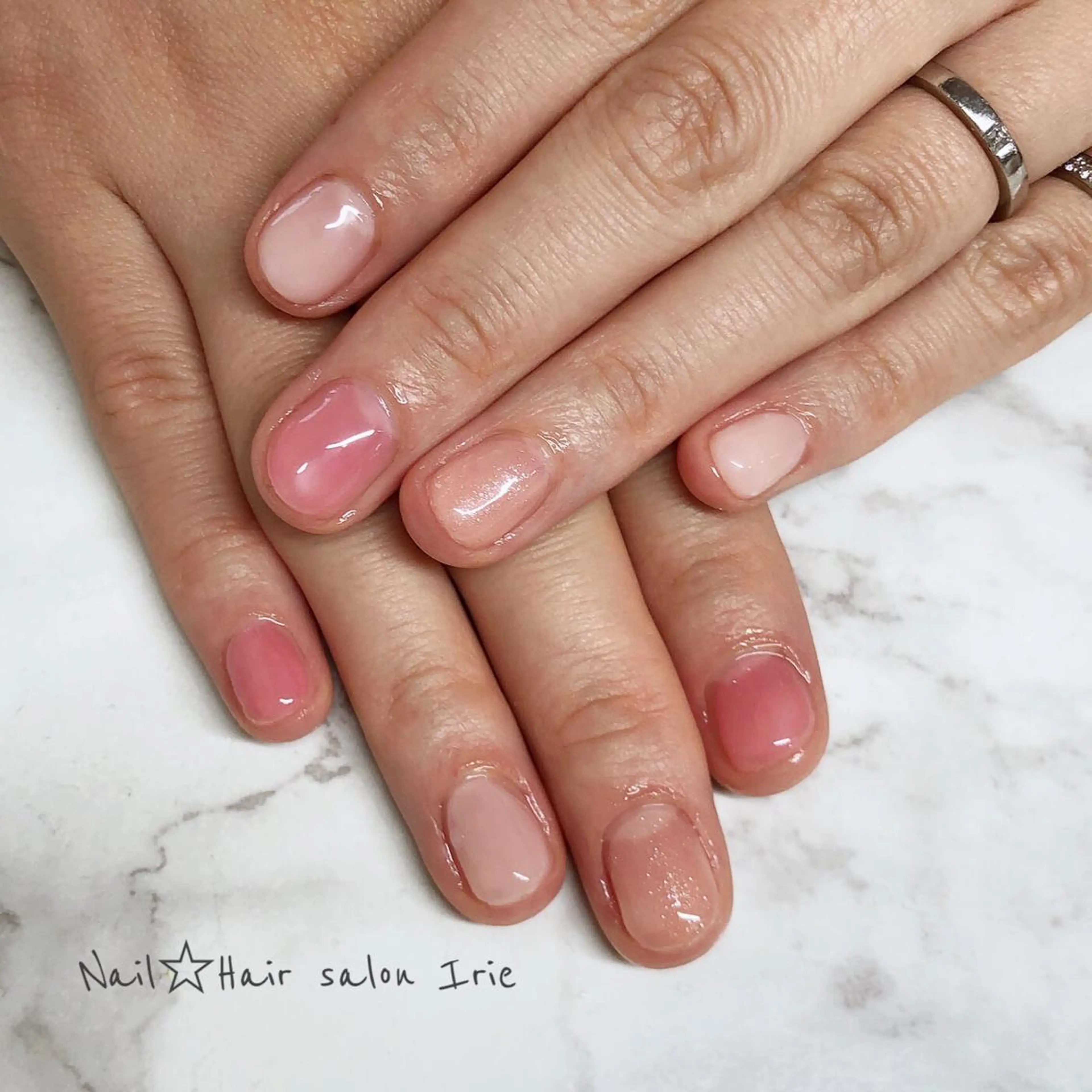 ネイル ハンドネイル ハンドケア 與儀 知佳のネイルデザイン