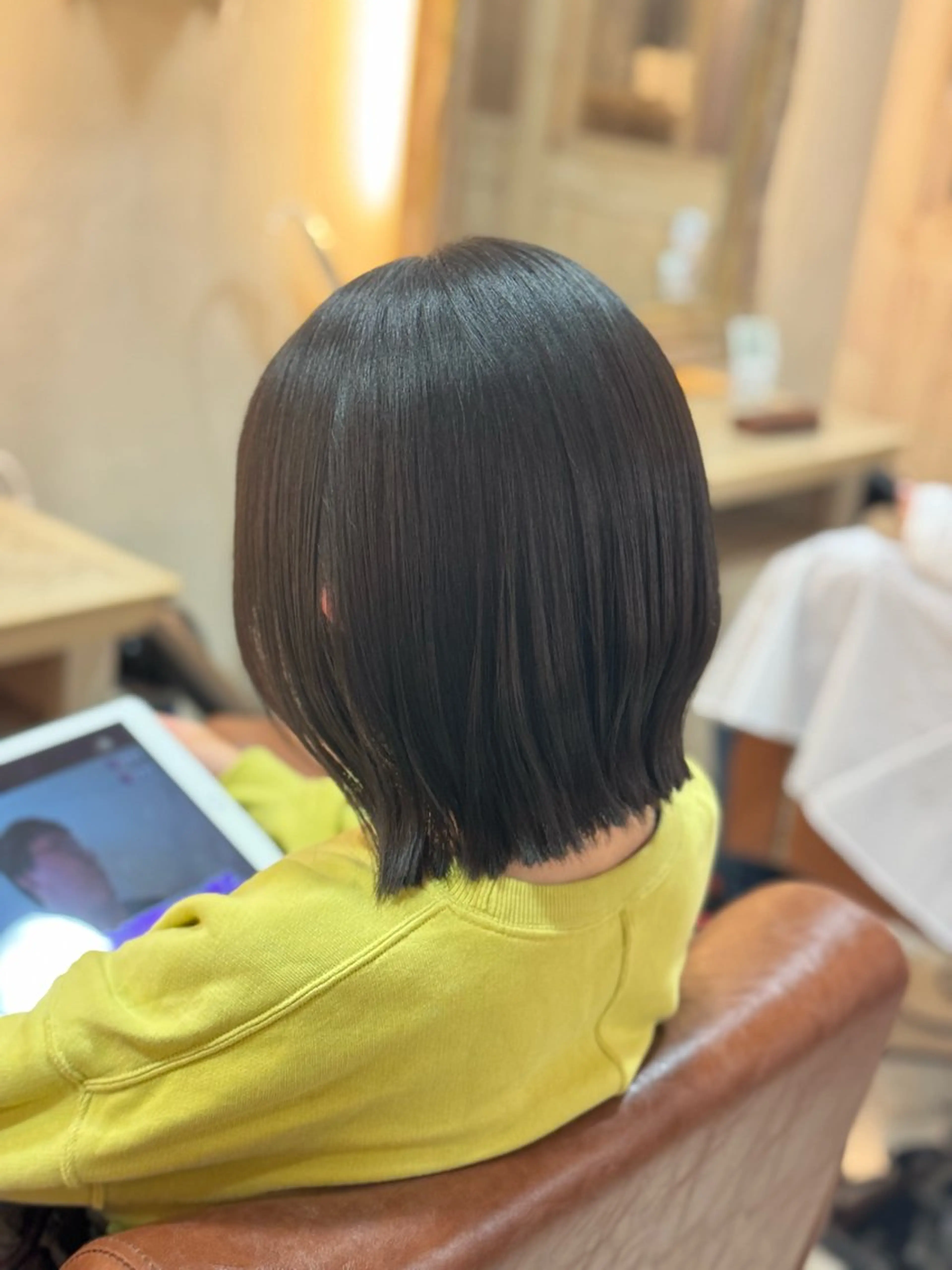 ミディアム amie by afloatのヘアスタイル