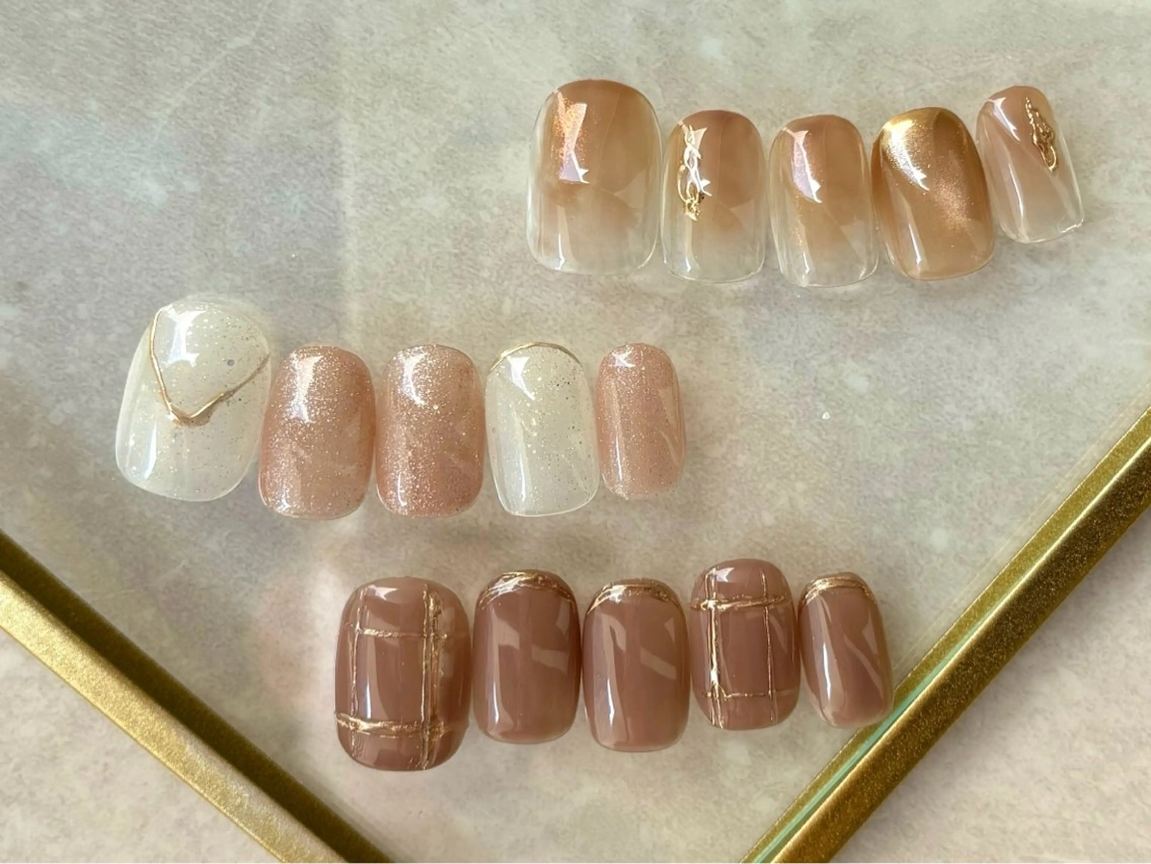 ネイル ニュアンスネイル aoi .のネイルデザイン