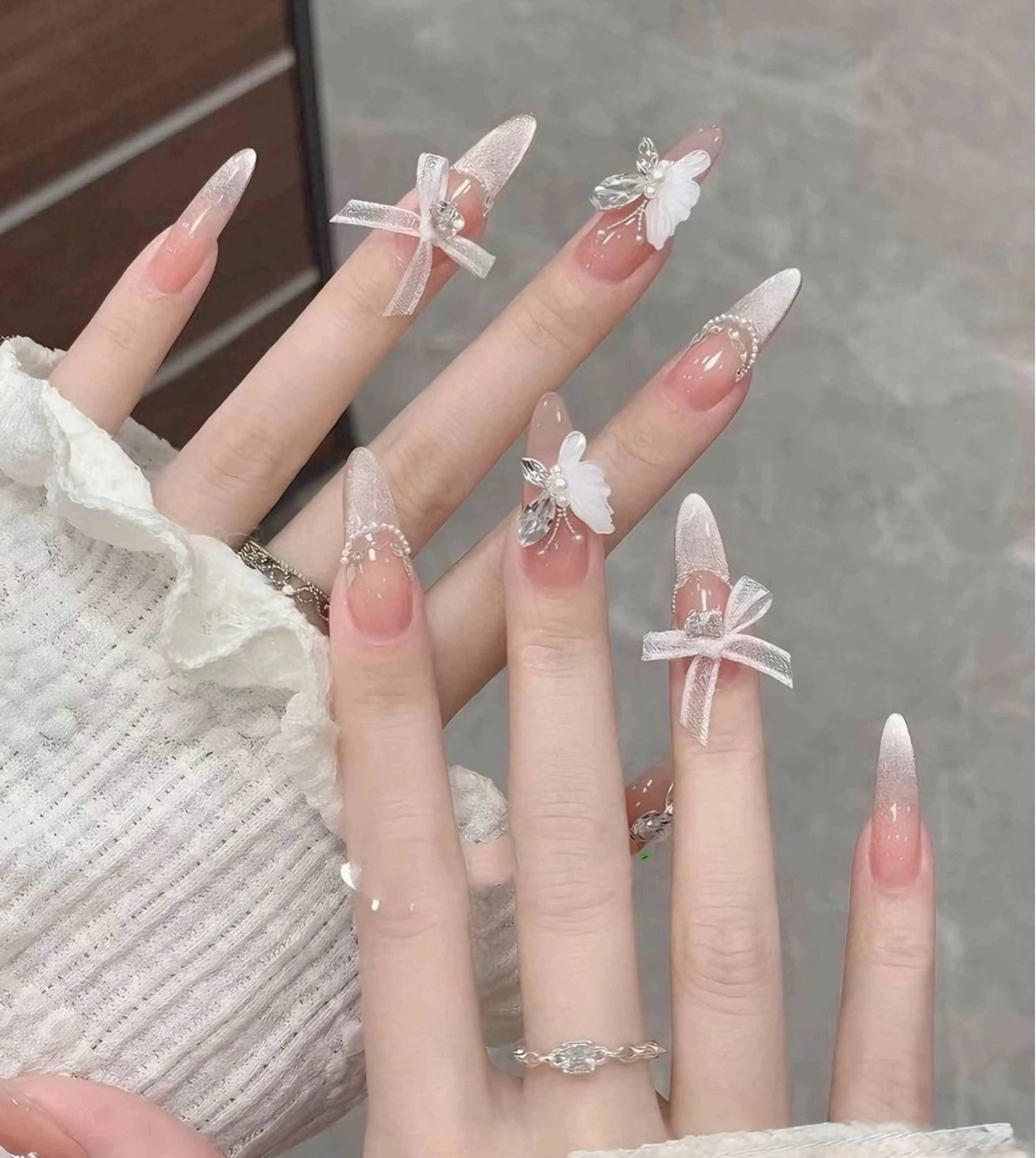 ネイル 長さ出し フレンチネイル グラデーション 卒業式 マグネットネイル ハンドネイル MIHANA NAILのネイルデザイン