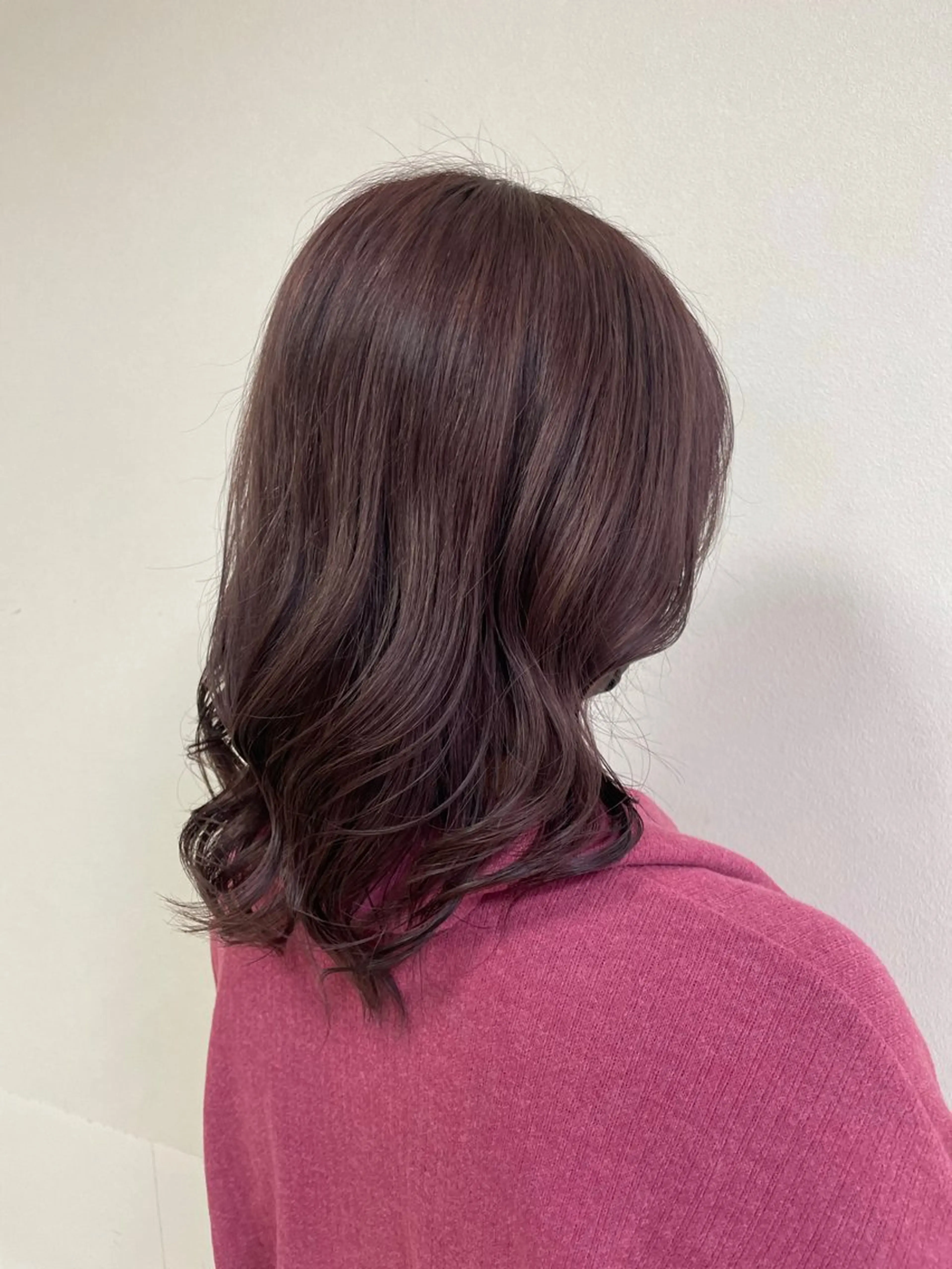 ミディアム カラー 成田 楓のヘアスタイル