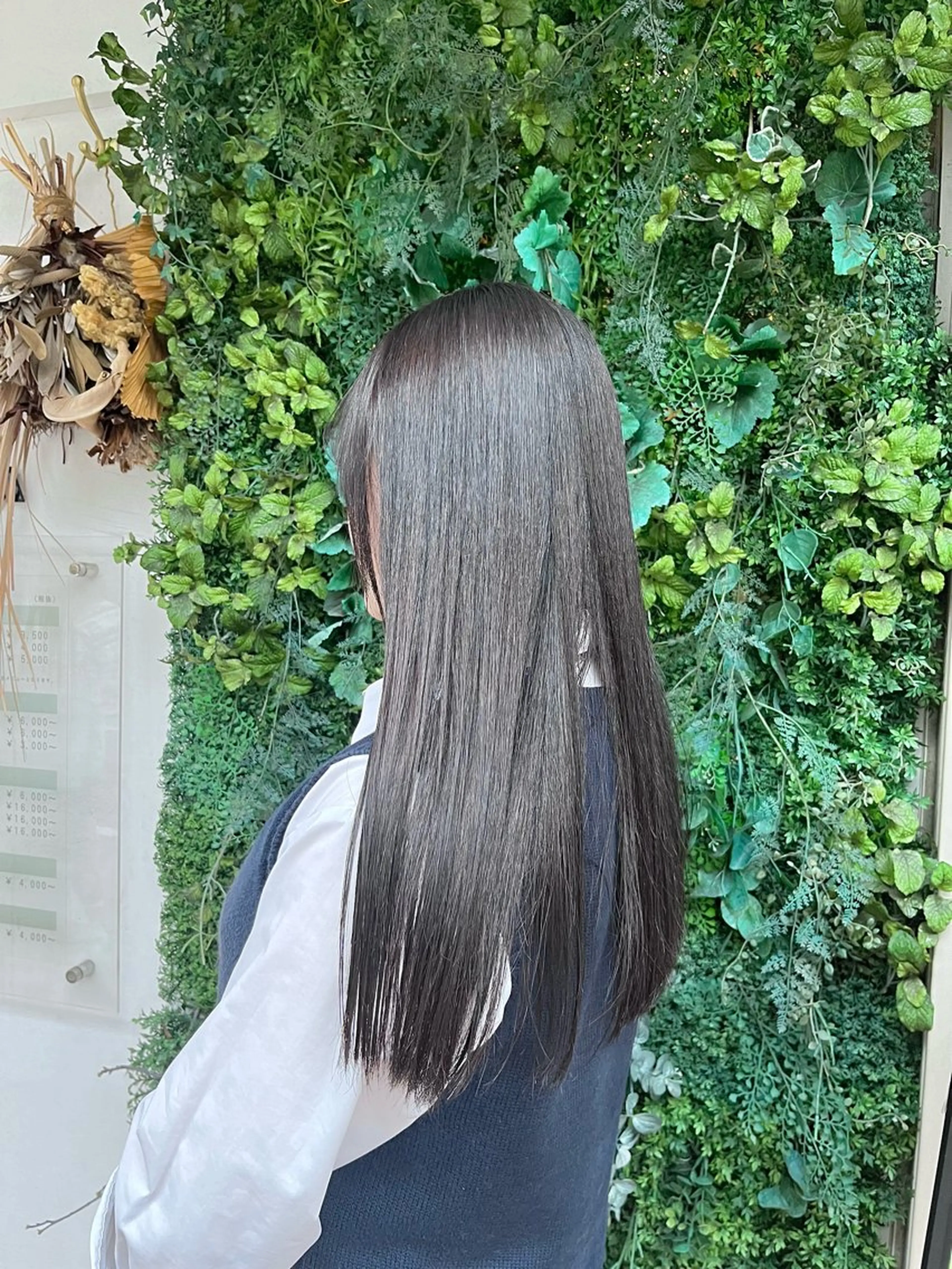 ロング 切りっぱなしボブ/ 艶カラー/綾莉のヘアスタイル