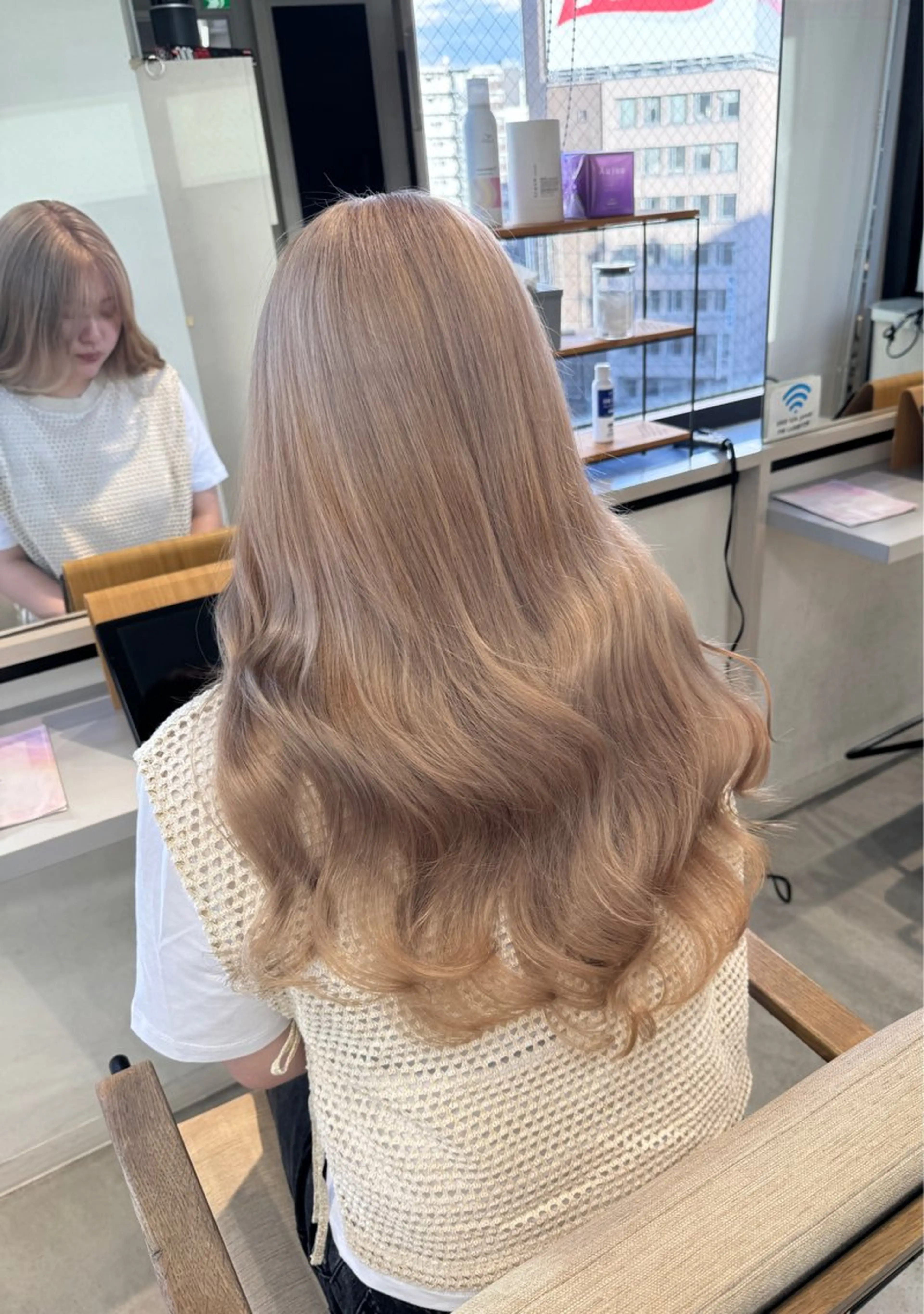 ロング カラー ベージュカラー ブリーチ ホワイトベージュ fuka/梅田/ ミルクティーベージュのヘアスタイル