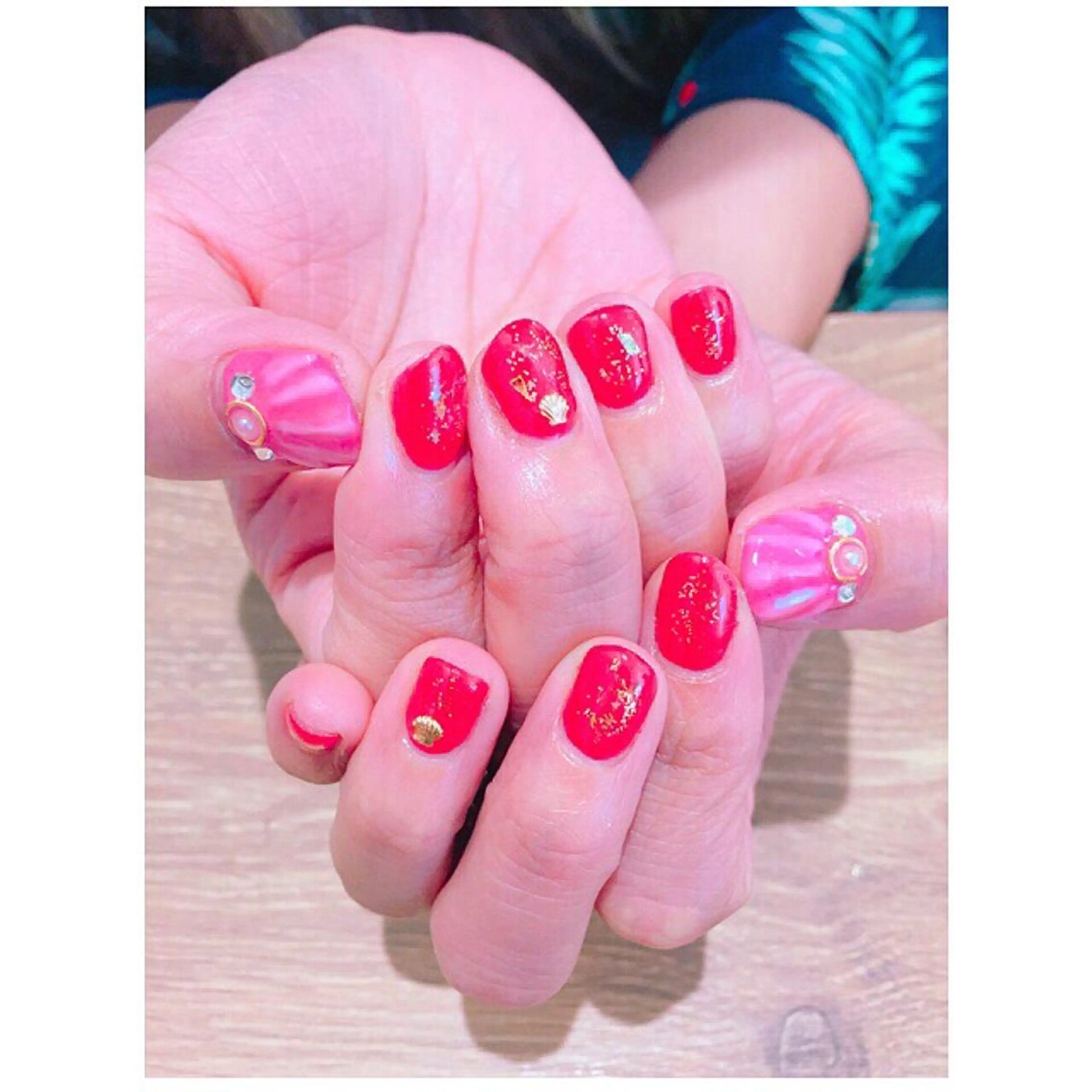 ネイル 透明感♡︎♡︎ 佐々木早苗のヘアスタイル