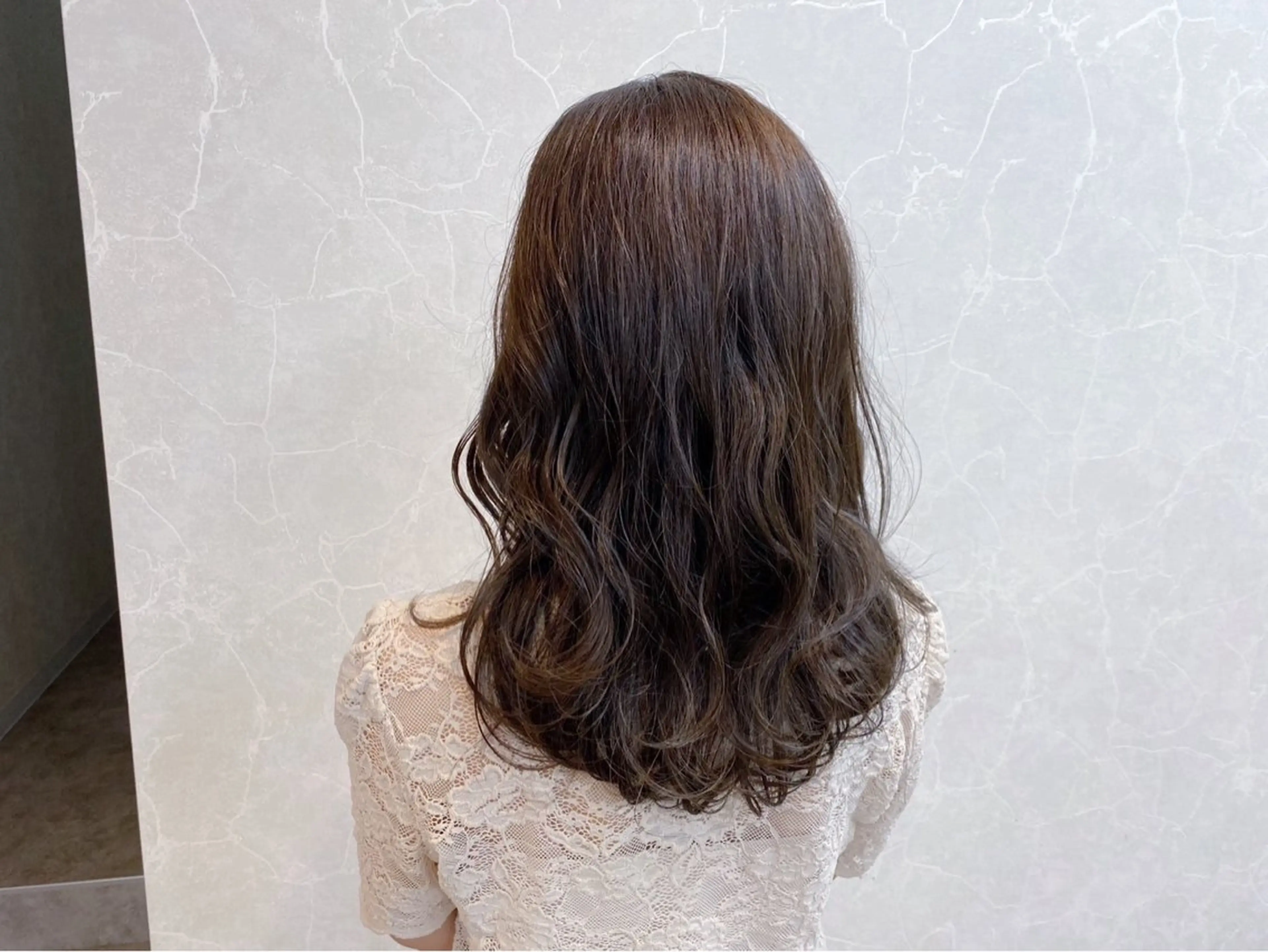 ミディアム 梶 睦🌟 似合わせカットのヘアスタイル