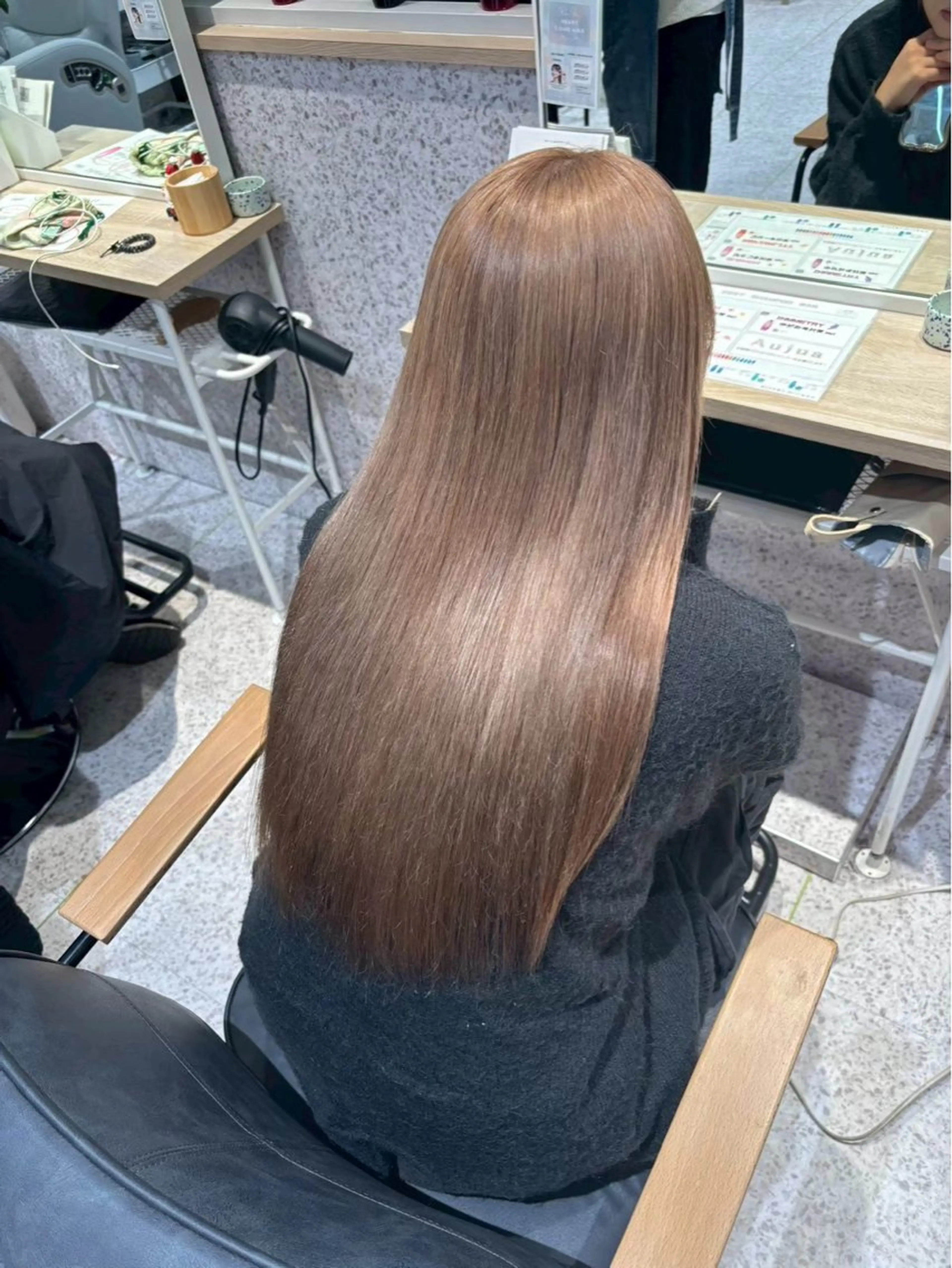 ロング 顔周りカット ハイライト 髪質改善 韓国風ヘア 縮毛矯正 ヘアカラー 艶カラー/ハイトーン ミサキのヘアスタイル