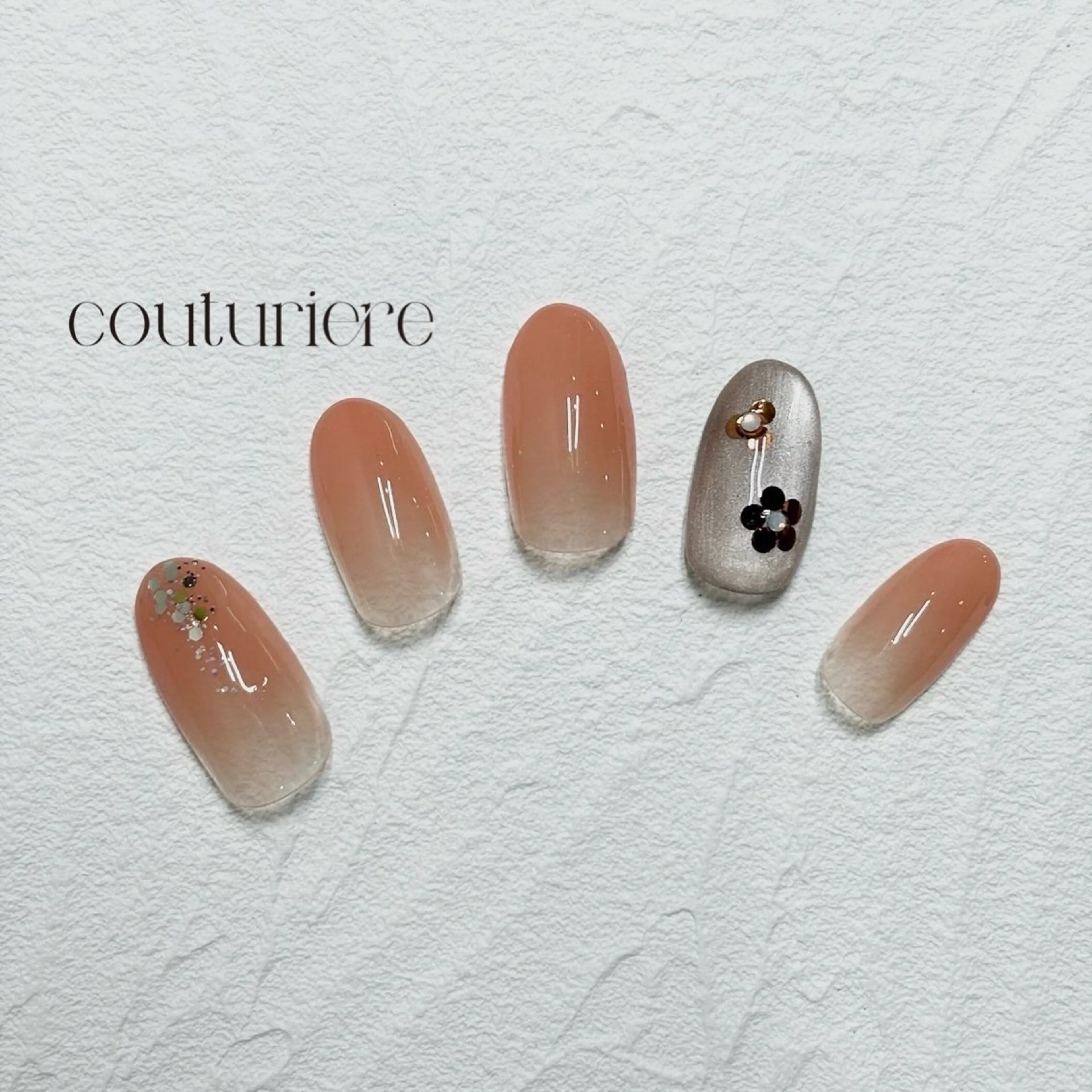 ネイル クチュリエール銀座 💅🏼ゆりのネイルデザイン