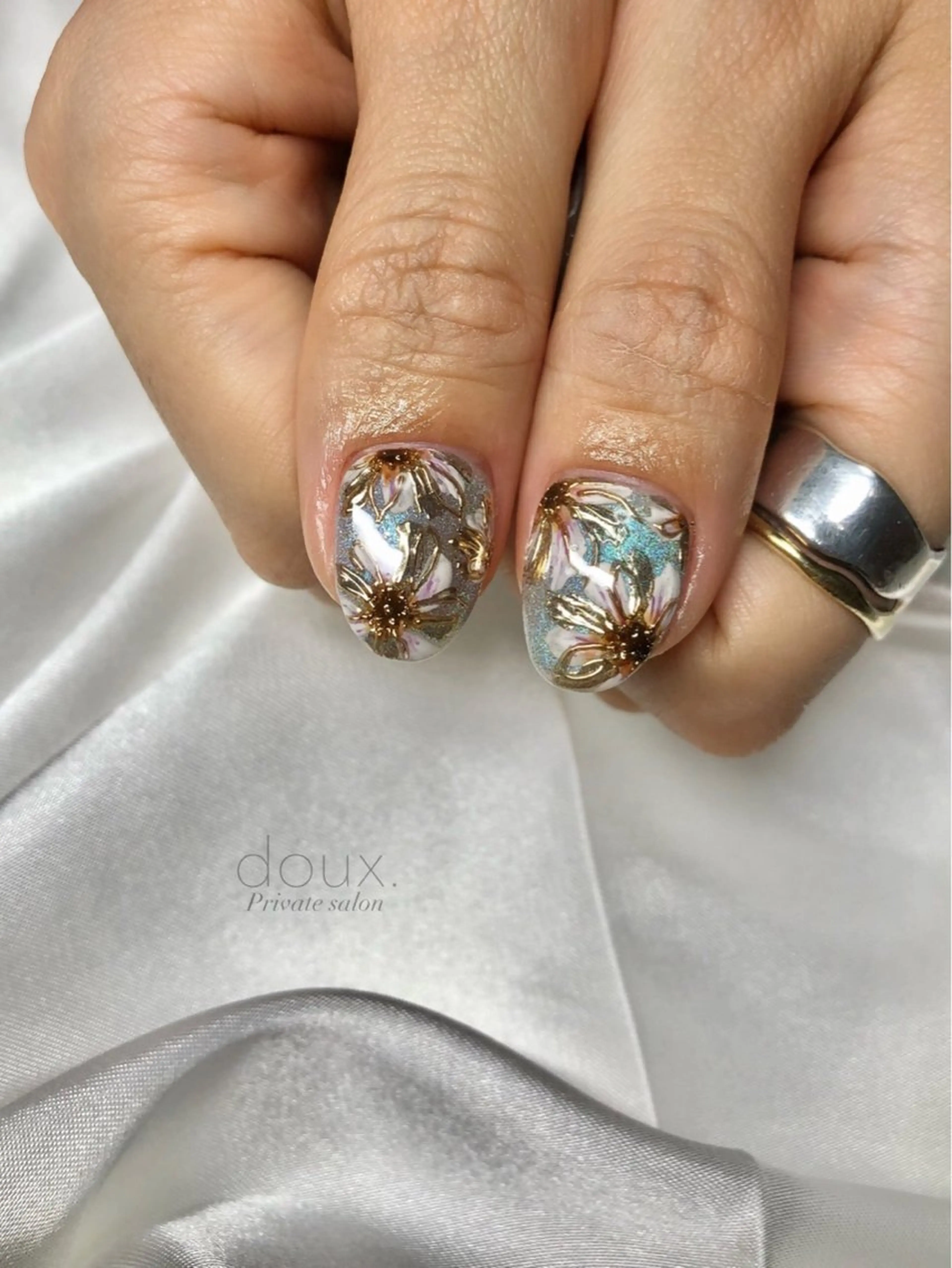 ネイル アートネイル フレンチネイル 韓国ネイル マグネットネイル ミラーネイル ハンドネイル doux. nailのネイルデザイン