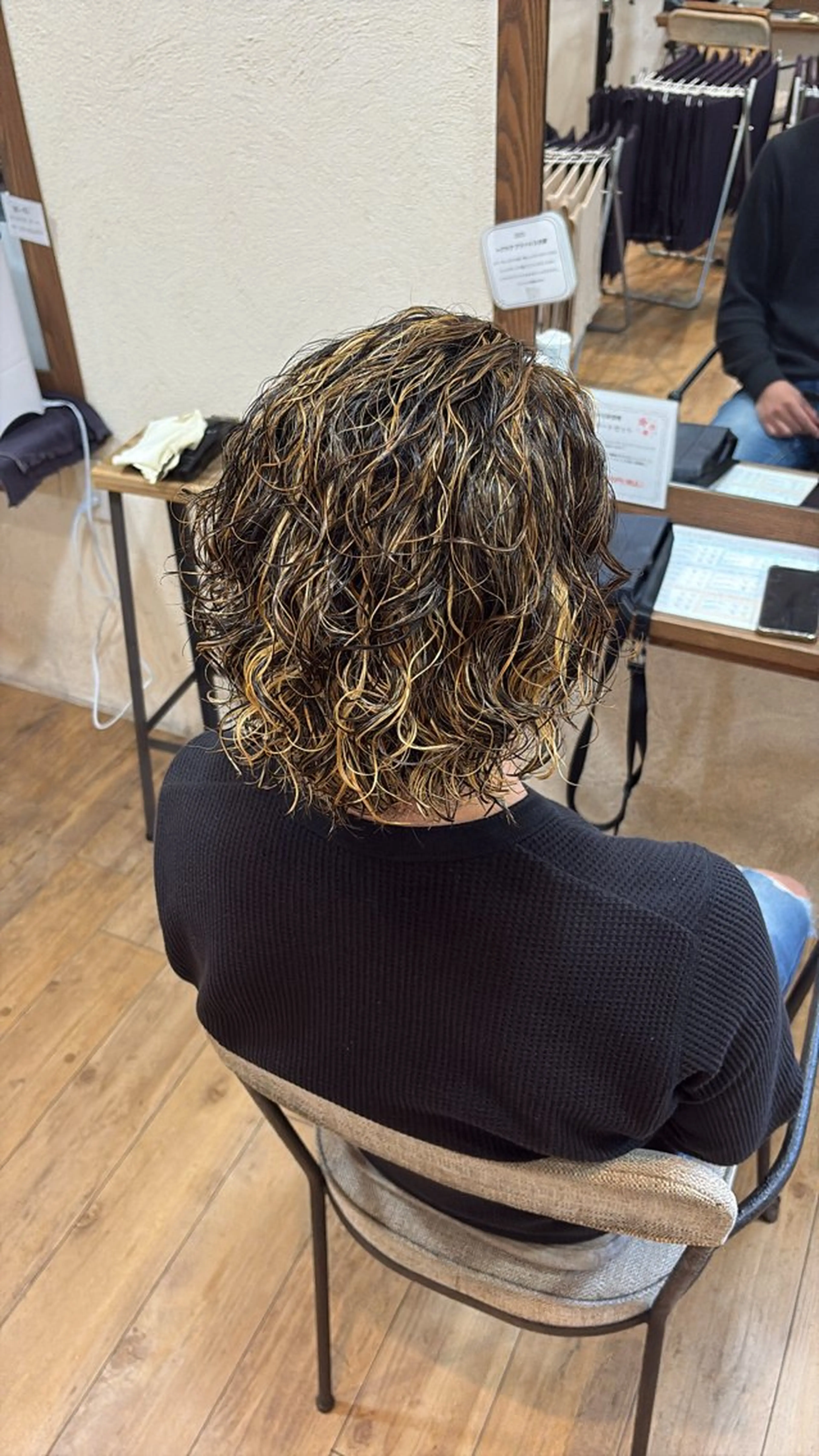 メンズ メンズハイライト メンズパーマ カット パーマ 眞鍋 祐人のヘアスタイル