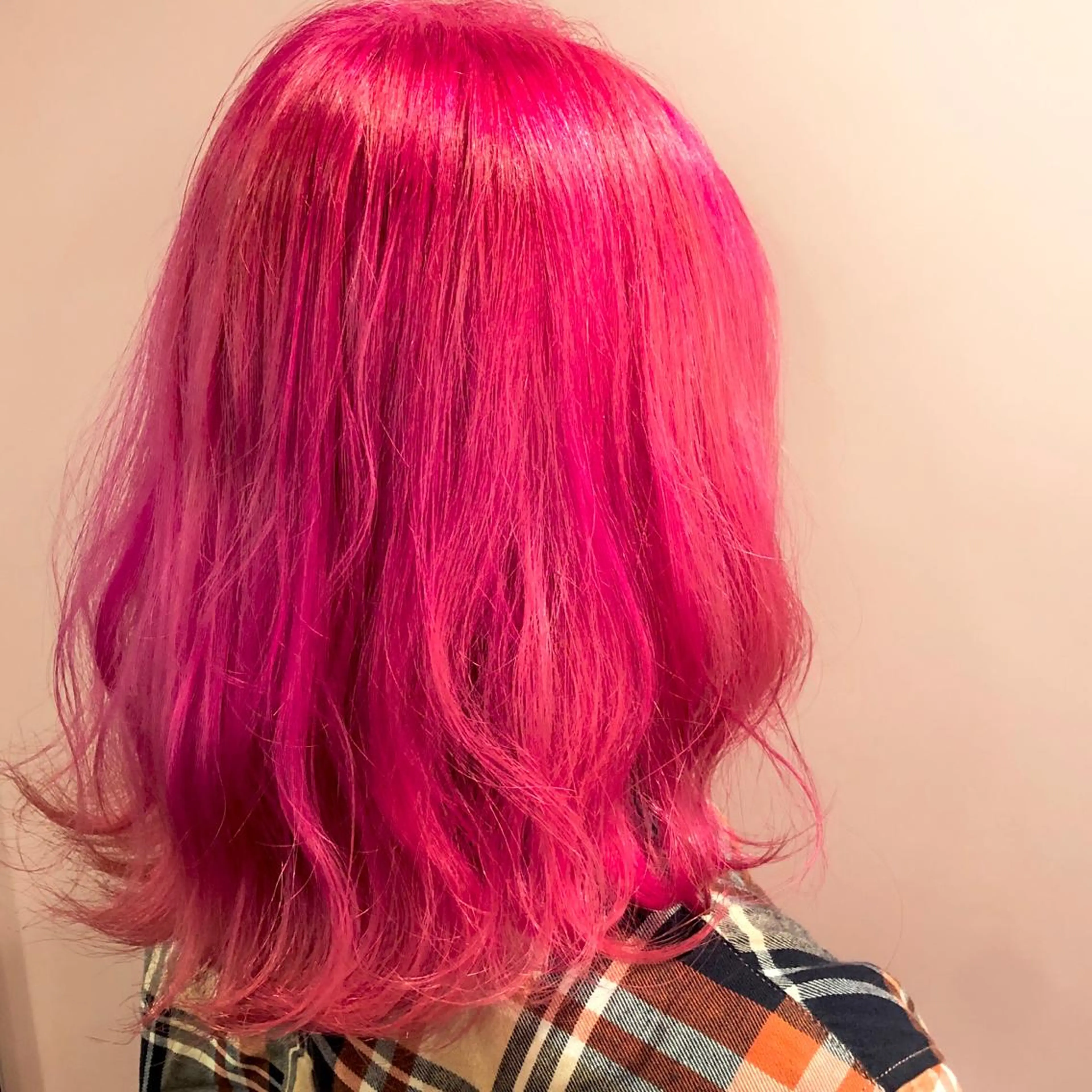 ミディアム カラー ピンクカラー ヘアカラー トリートメント ✨髪質改善縮毛矯正✨ 宇田川修平のエステ・リラクイメージ