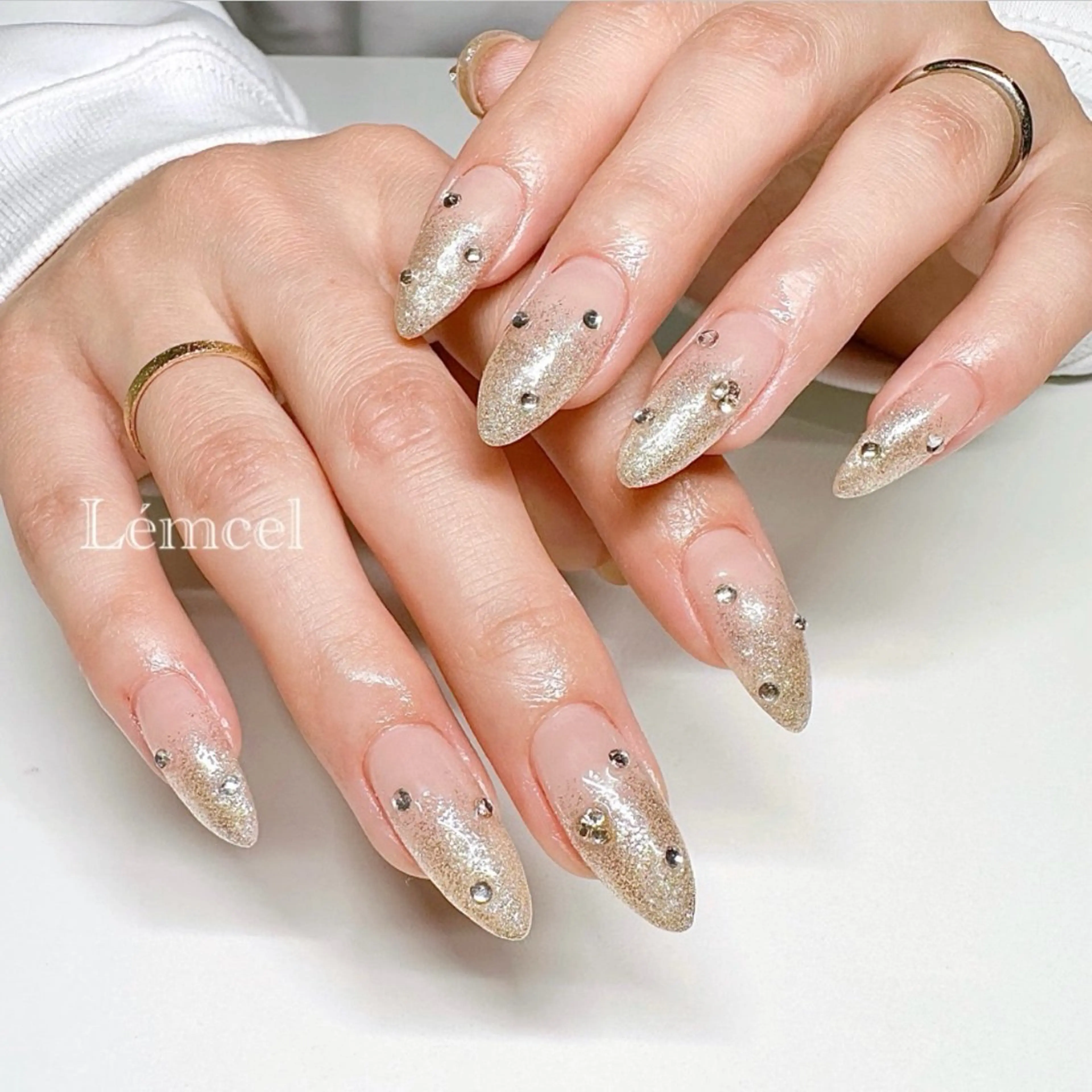 ネイル ストーンネイル Lémcel ﾘｼｪﾙのネイルデザイン