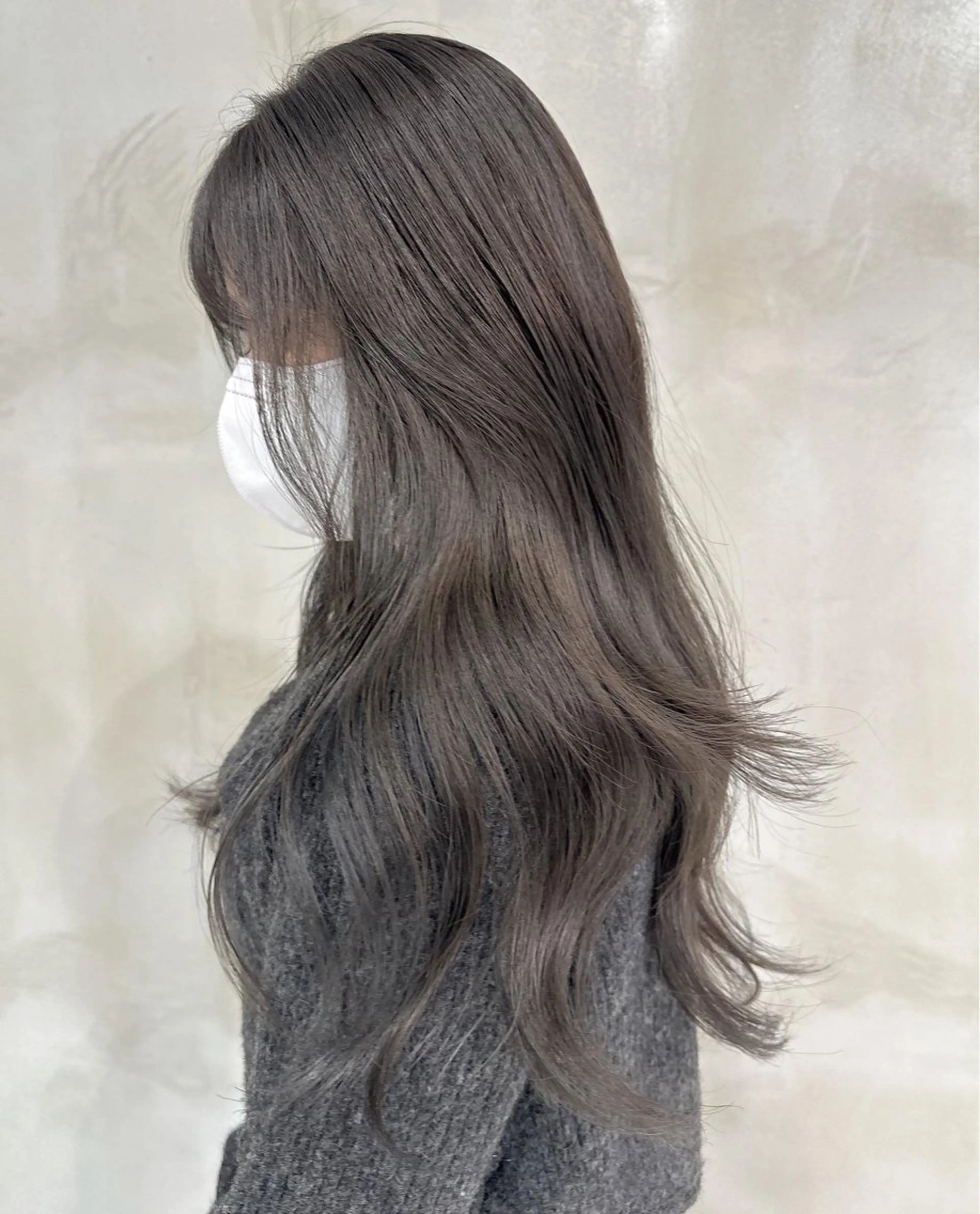 ミディアム カット トリートメント レイヤーカット 透明感カラーのヘアスタイル