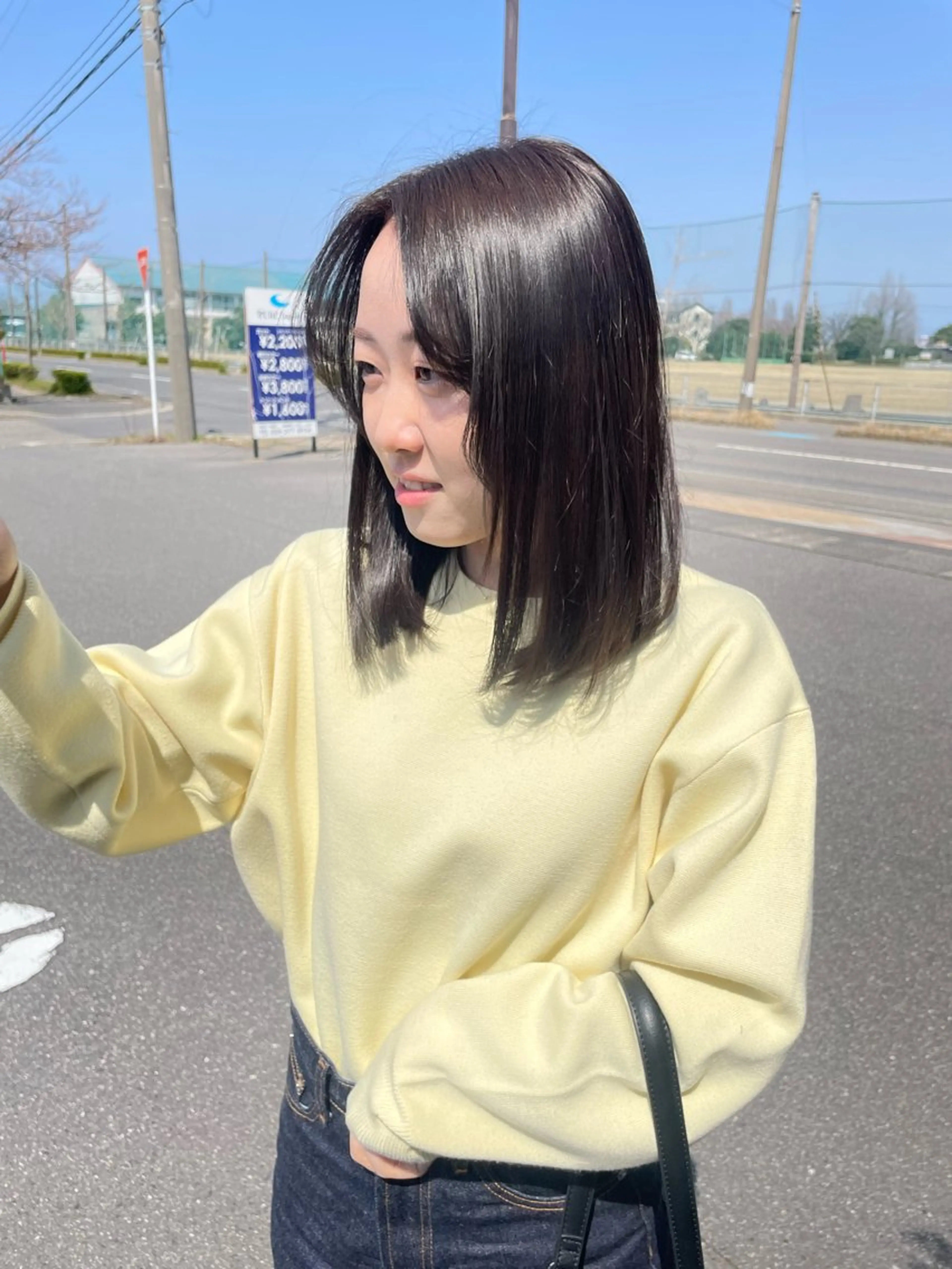 ミディアム 横田 愛梨のヘアスタイル