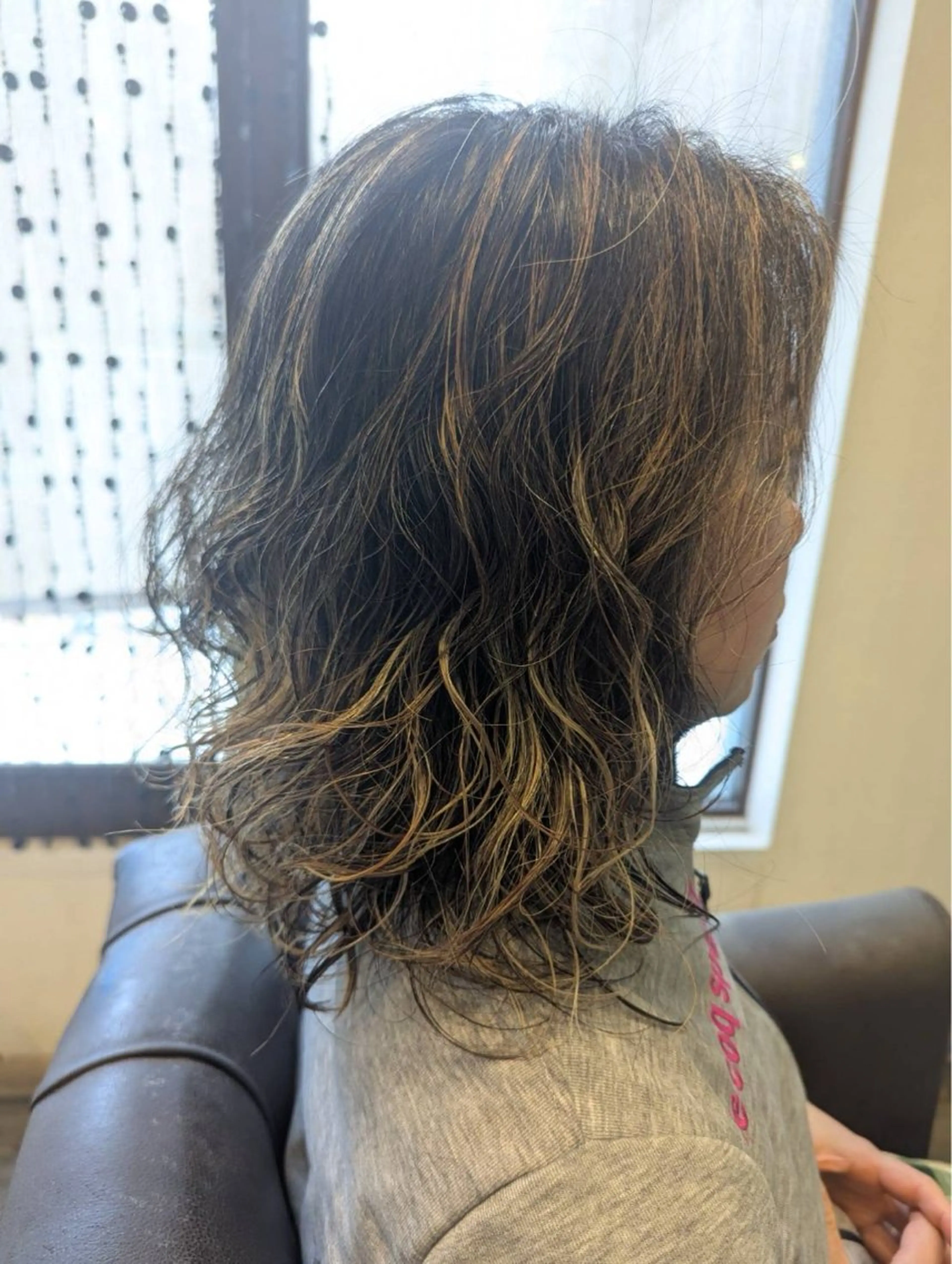 ミディアム パーマ 大立 七夏のヘアスタイル