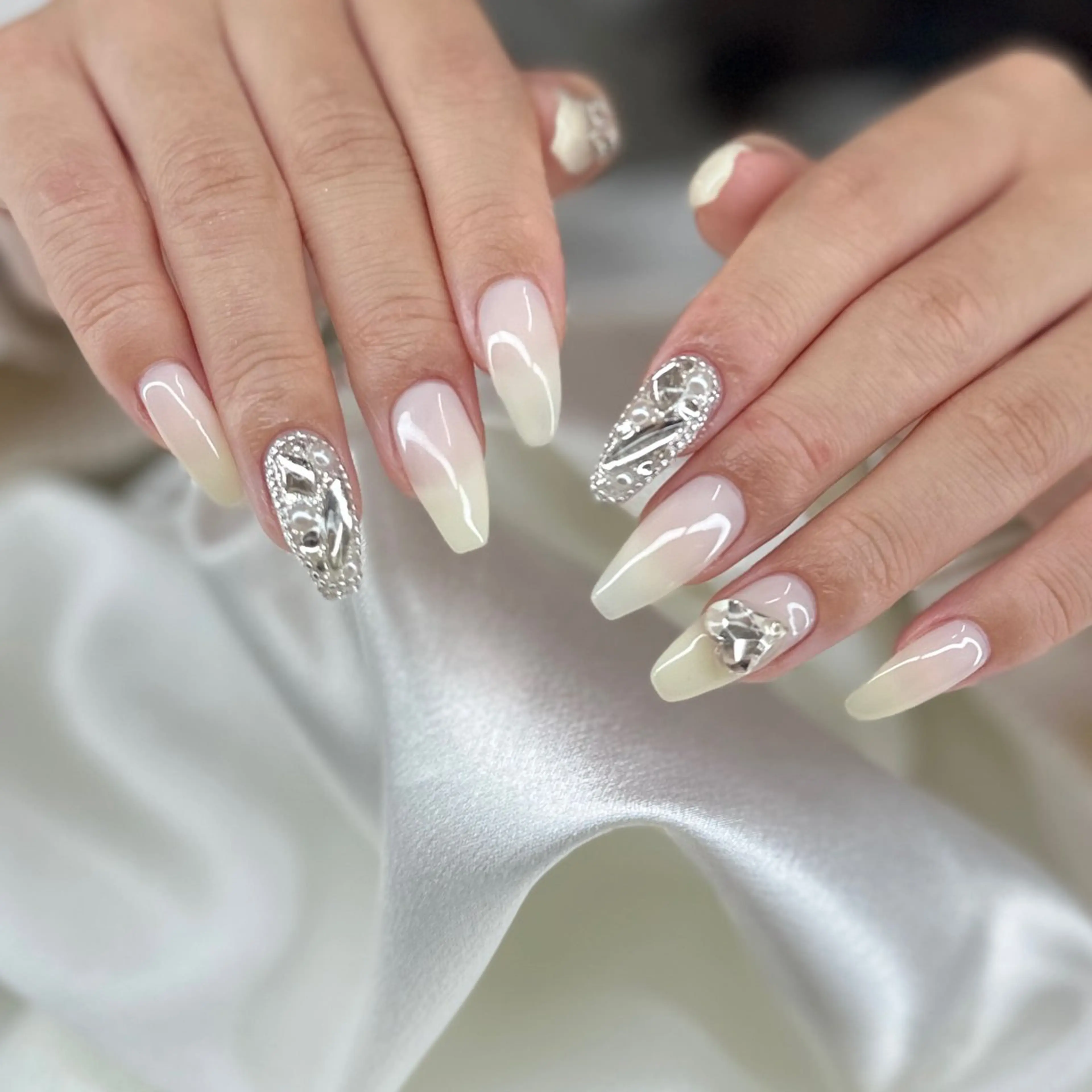 ネイル 成人式 ハンドネイル RIKAKO🫧 矢場町/栄/名古屋のネイルデザイン