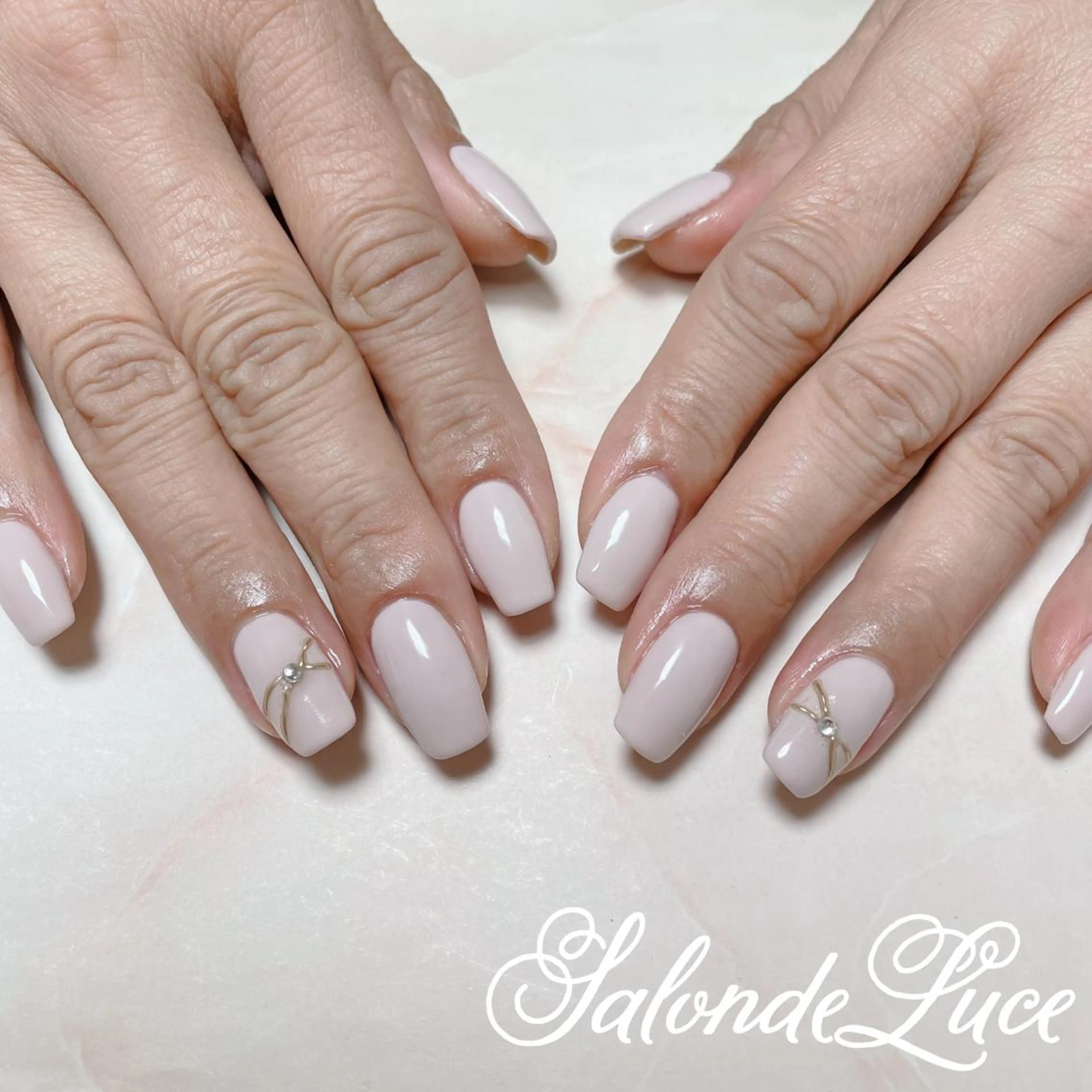 ネイル ミラーネイル オフィスネイル ワンカラーネイル ハンドネイル Salon de Luceのネイルデザイン