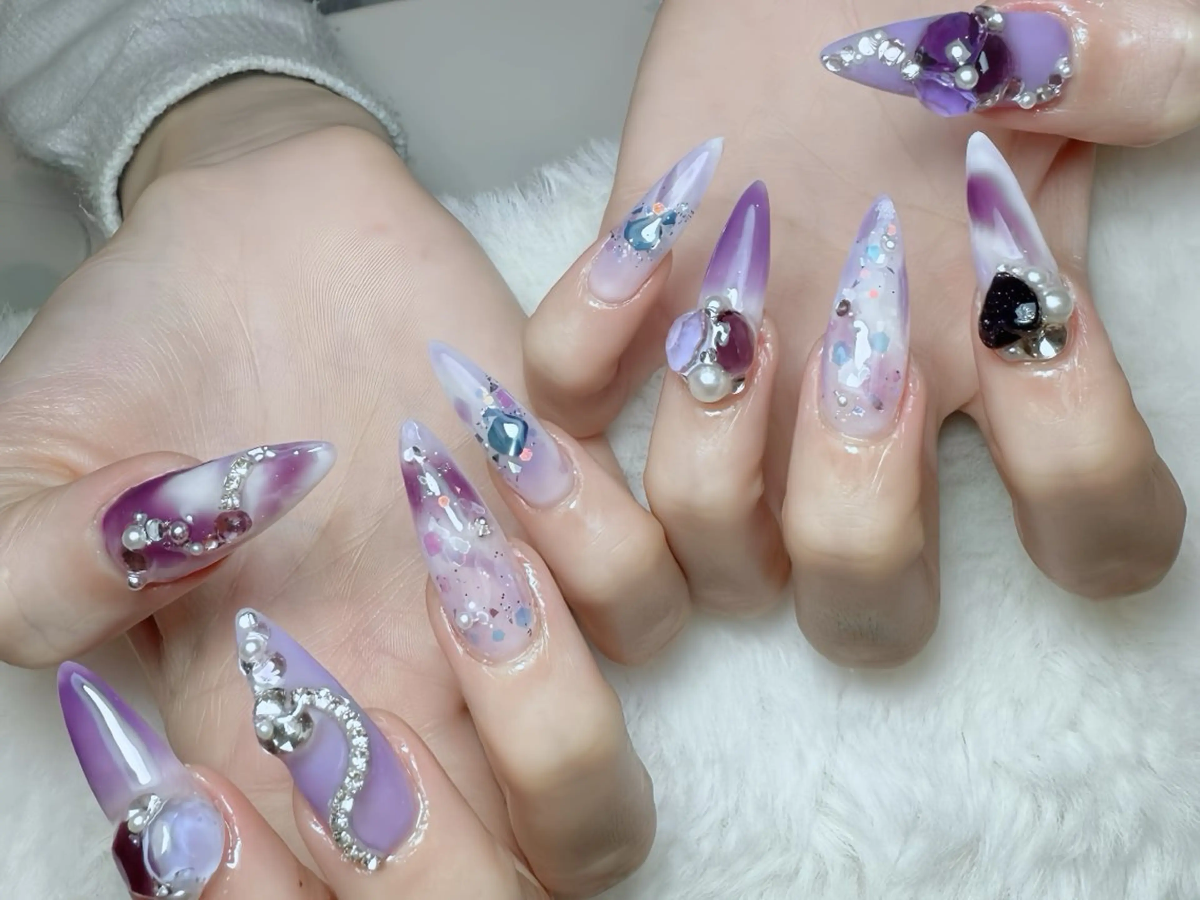 ネイル アニマル柄 ボルドー ブラウン チークネイル フレンチネイル Rin Nail 新大久保店のネイルデザイン