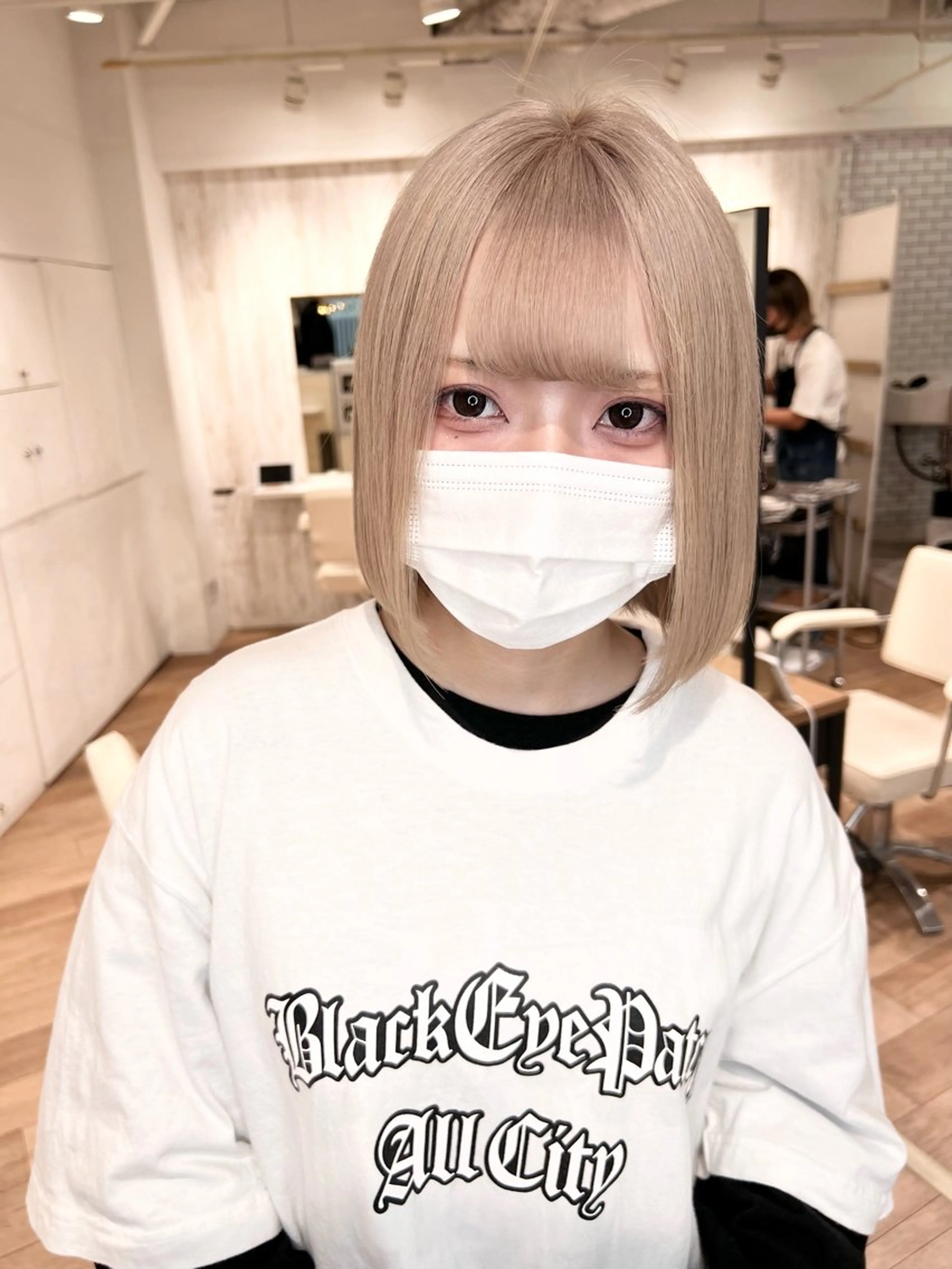 ショート カラー バレイヤージュ ベージュカラー ブリーチ ケアブリーチ ダブルカラー 前髪/顔まわりカット 艶髪/髪質改善/縮毛のヘアスタイル
