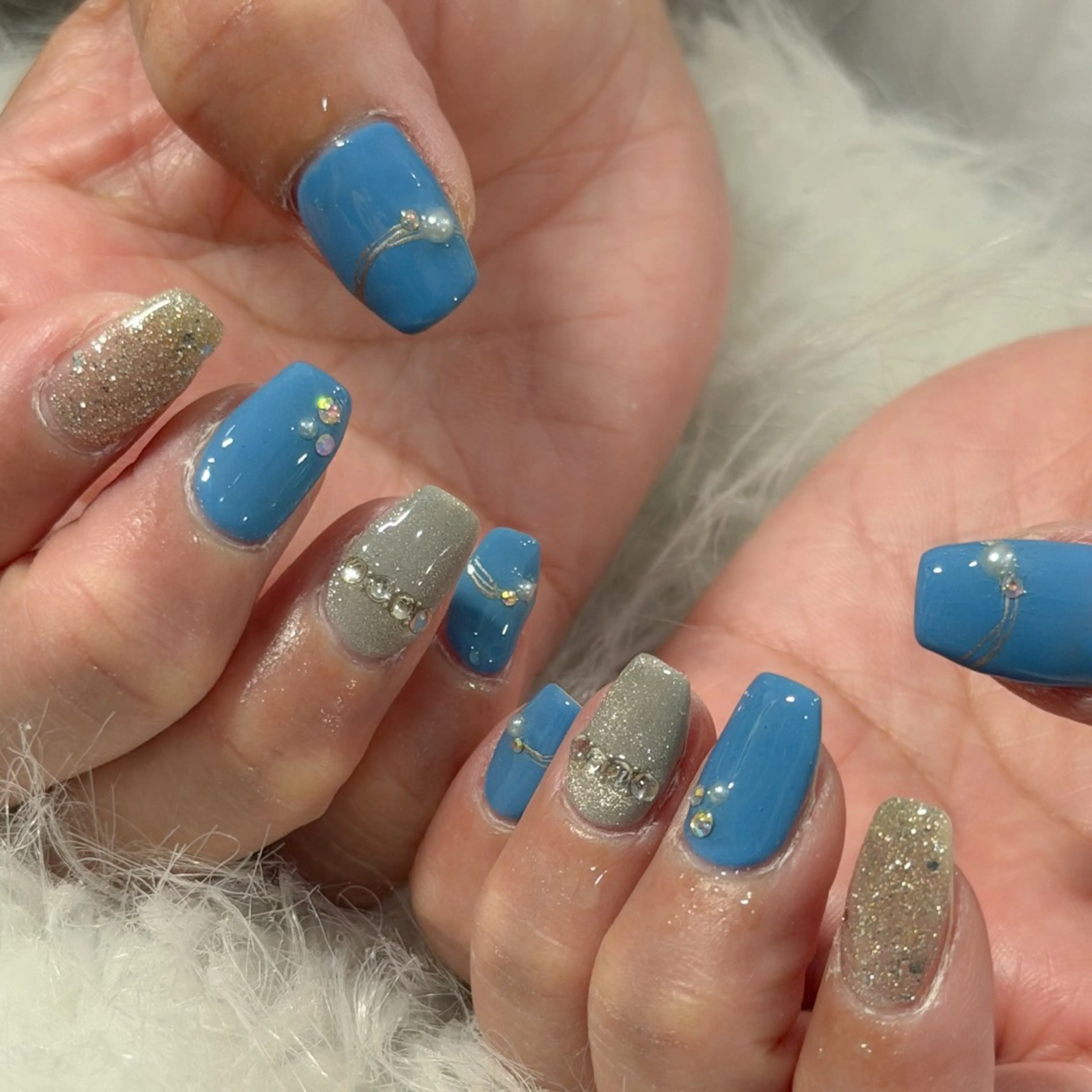 ネイル ハンドネイル フットネイル LAVISH nanamiのネイルデザイン