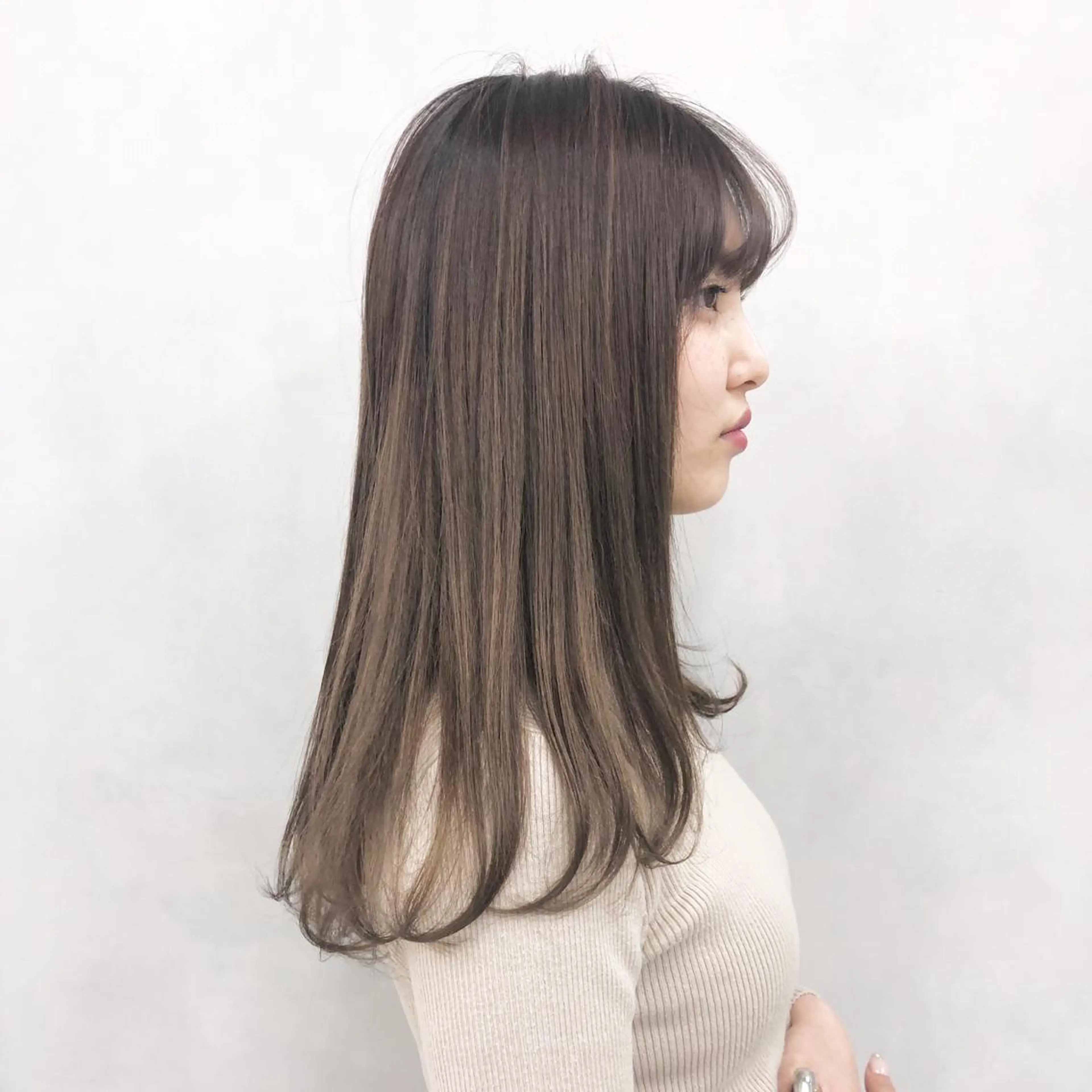 セミロング 🌸ハイトーン 新田　廉 🌸のヘアスタイル