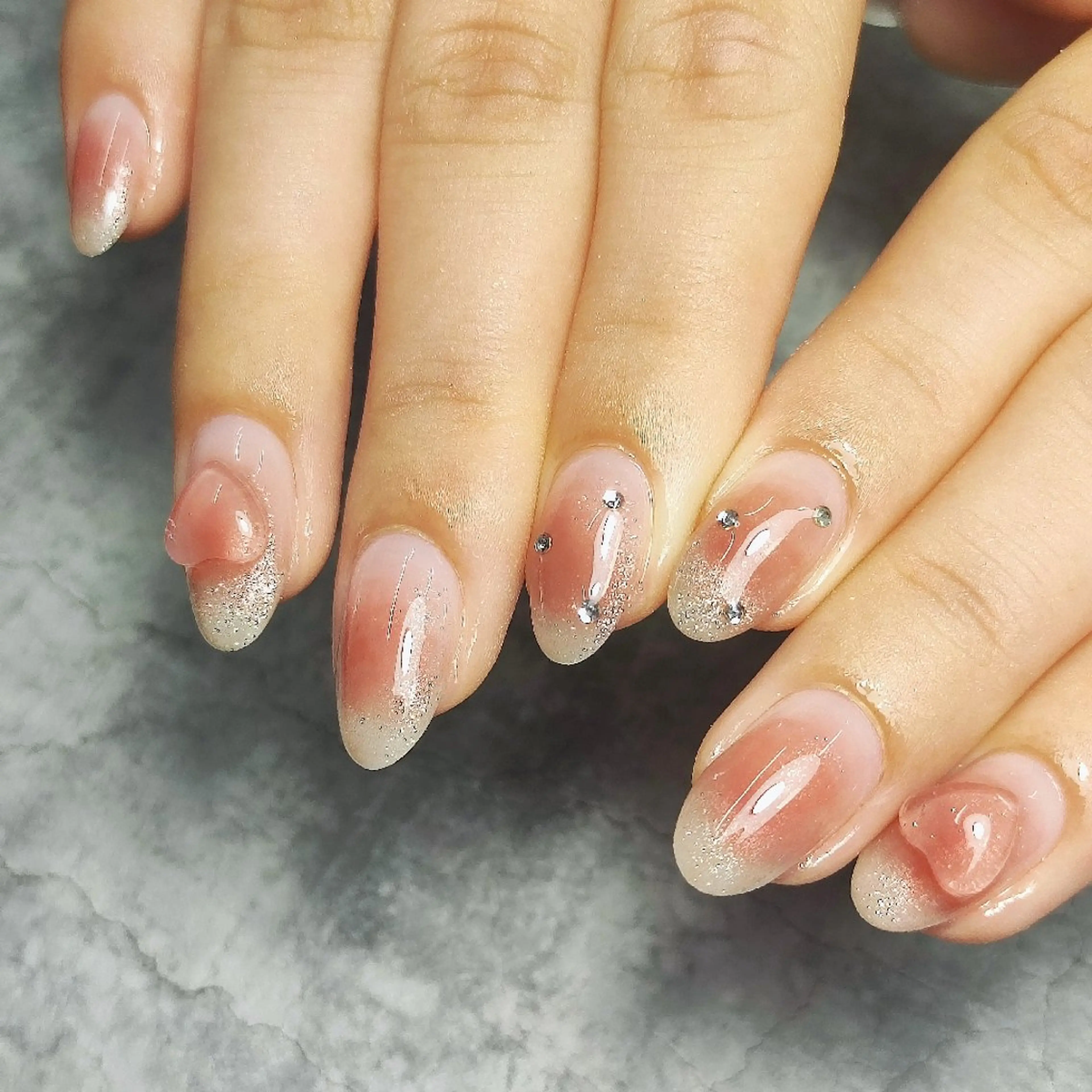 ネイル チークネイル グラデーション マグネットネイル ハンドネイル 個人サロン saltnailのネイルデザイン