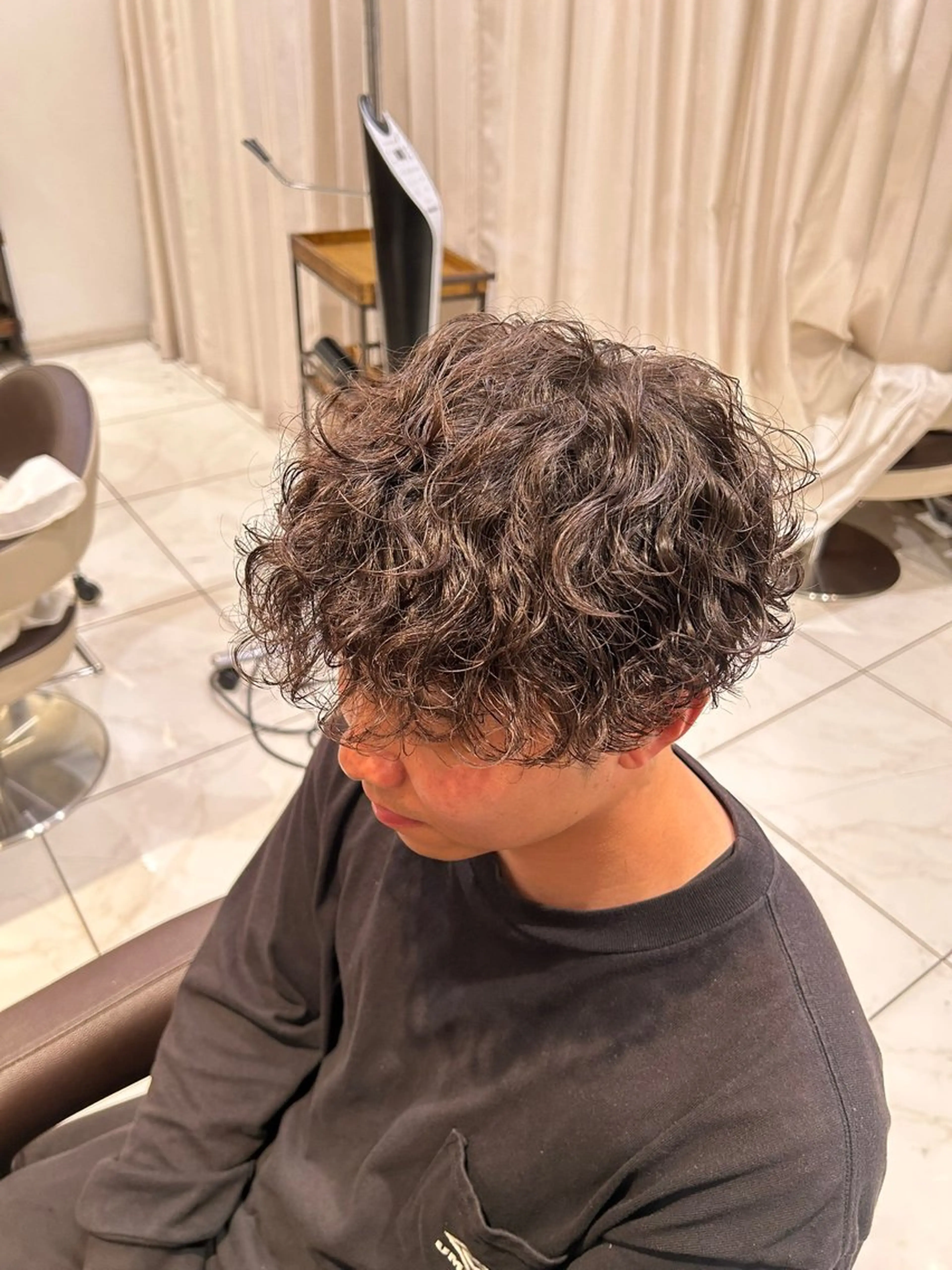 パーマ メンズ メンズパーマ プードルパーマ プードルパーマ カット パーマ リノ🖤艶髪 カラー🖤🇰🇷のヘアスタイル