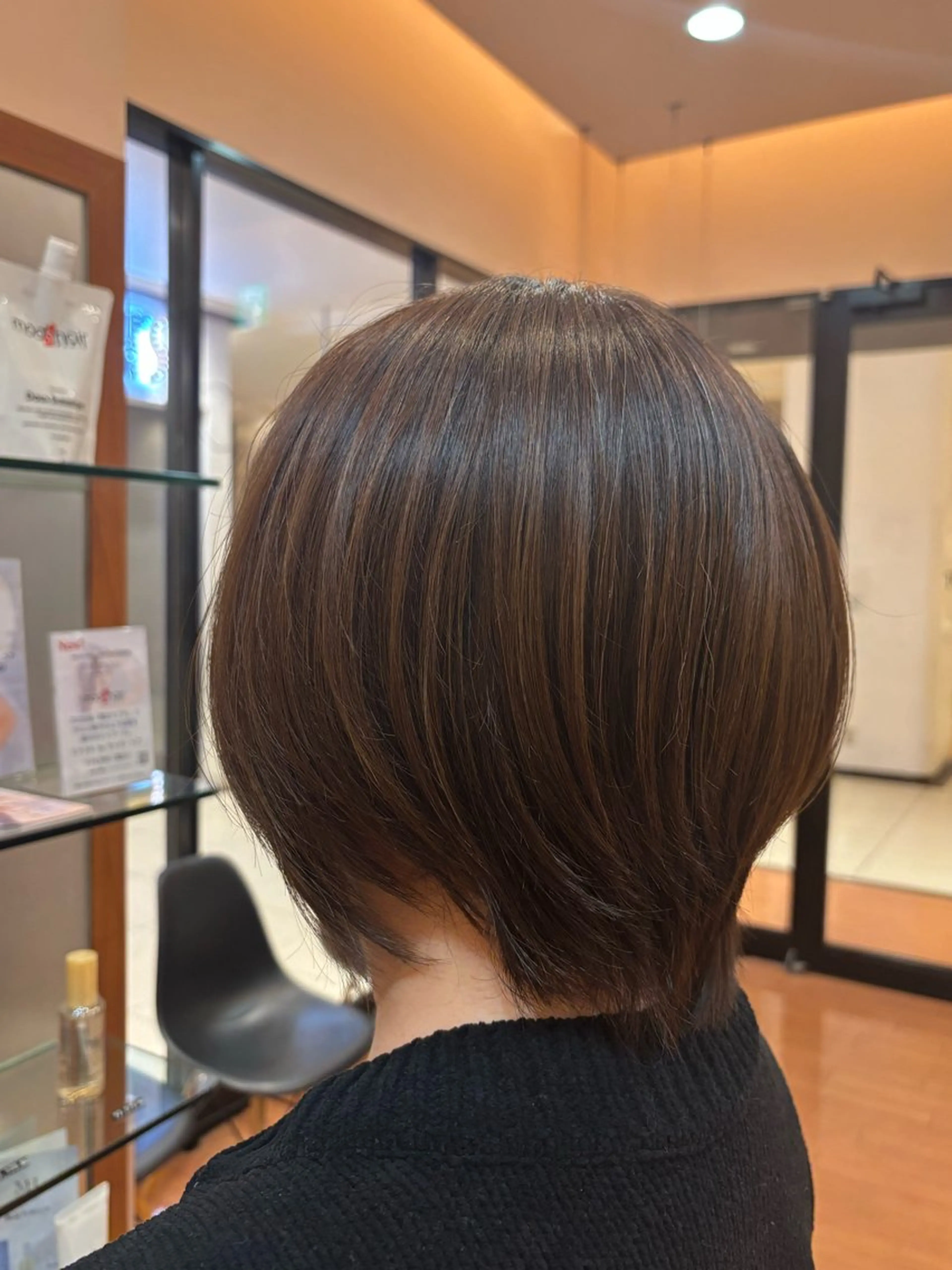 ショート カラー アッシュ 透明感カラー ヘアカラー エバト チヒロのヘアスタイル