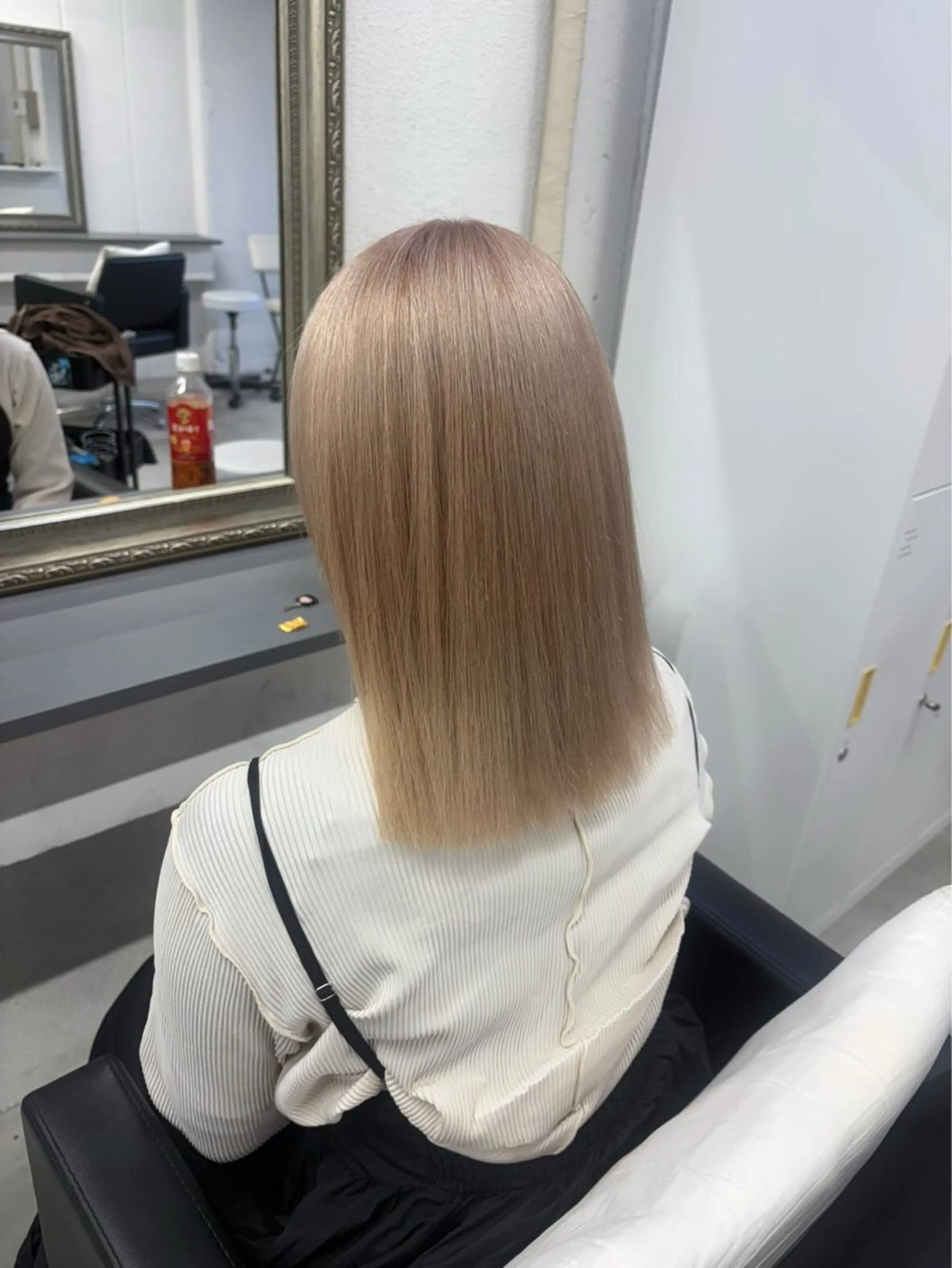 ミディアム ヘアカラー ハイトーンカラー 坂本 翼のヘアスタイル