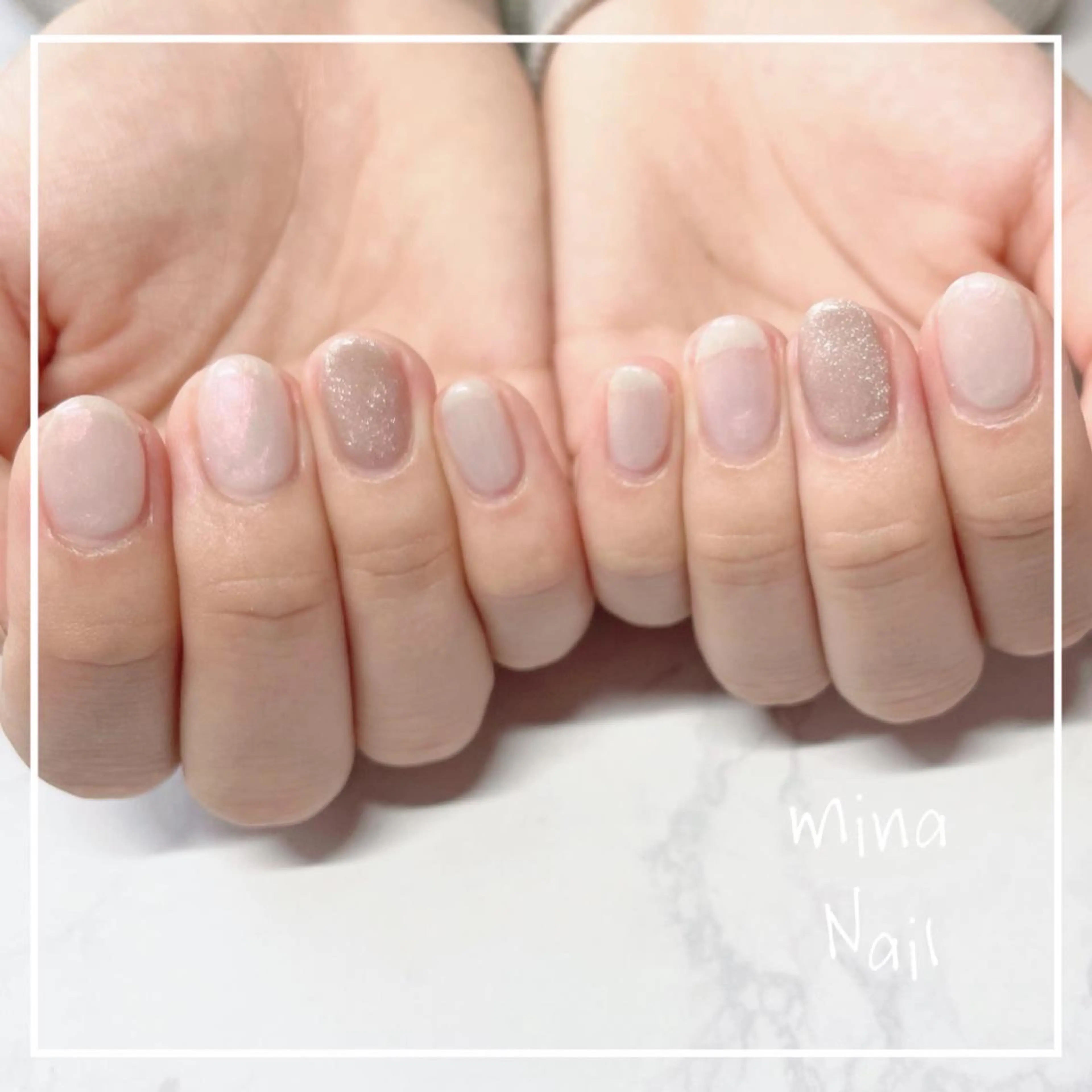 ネイル オーロラネイル マグネットネイル ホワイト mina Nailのネイルデザイン