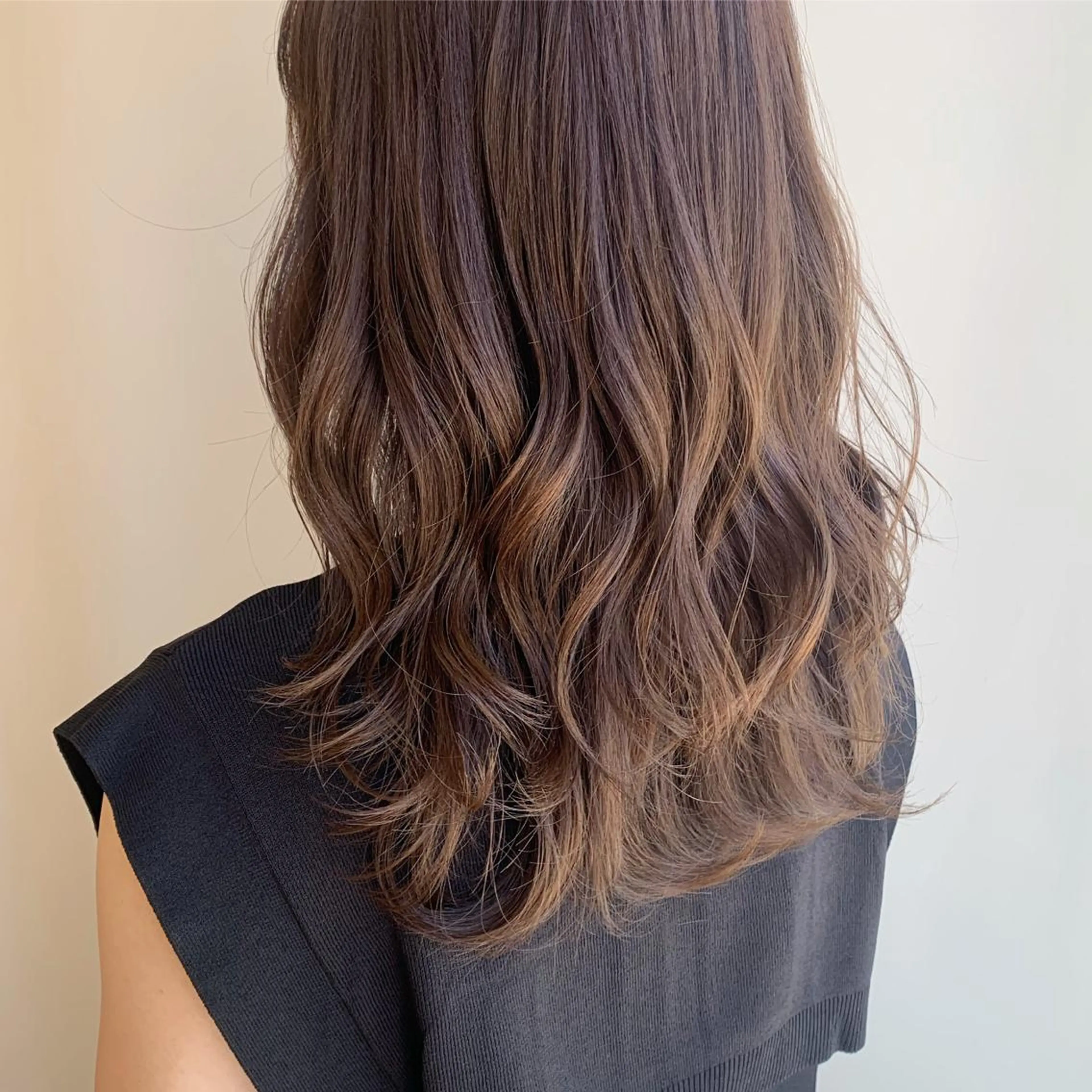 カラー 山口 莉奈のヘアスタイル