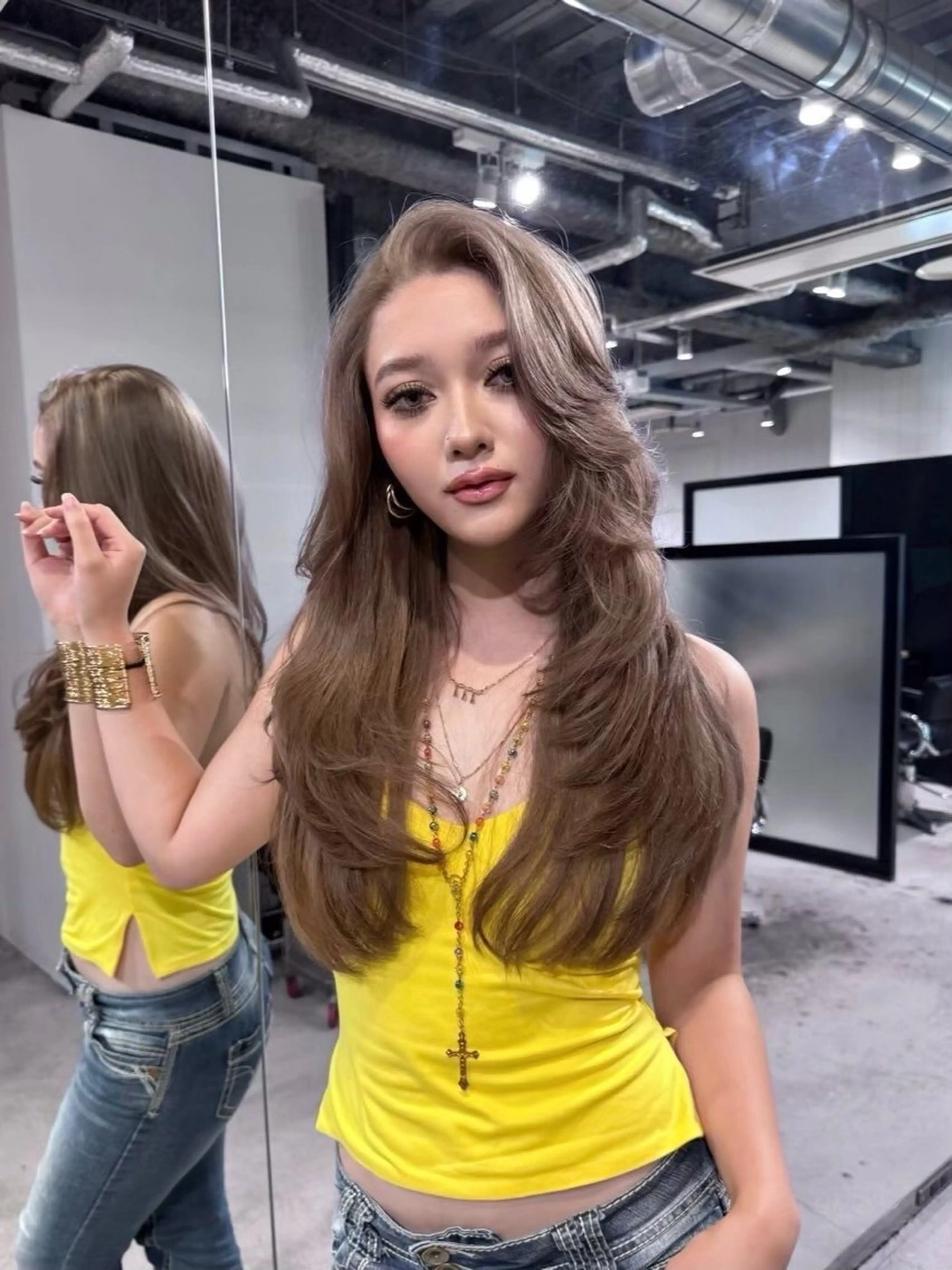 ロング DEAN 名駅店 大人レイヤーカットのヘアスタイル