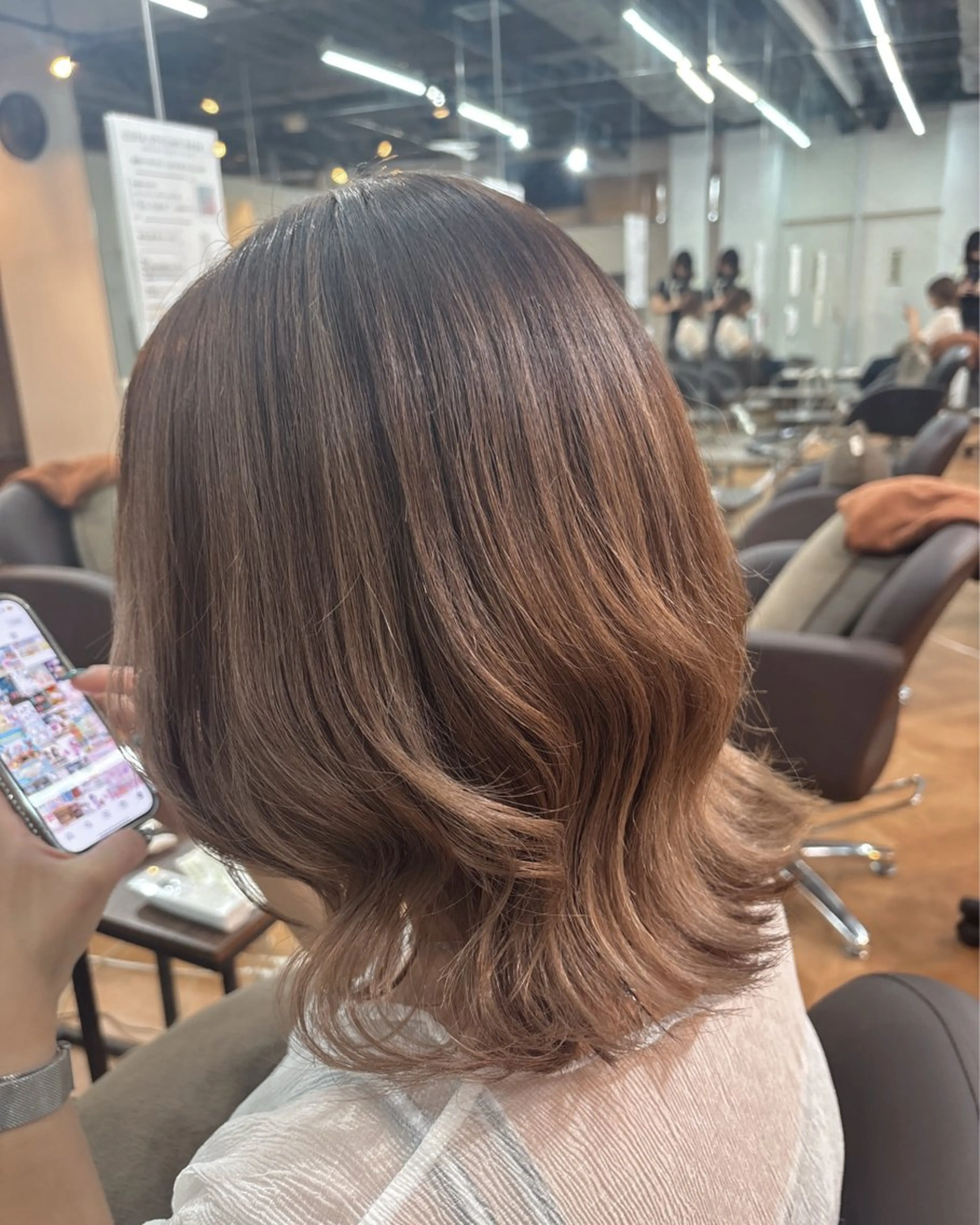 ミディアム カラー カット ヘアカラー 髪質改善カラー｜ レイヤー｜小寺 葵のヘアスタイル