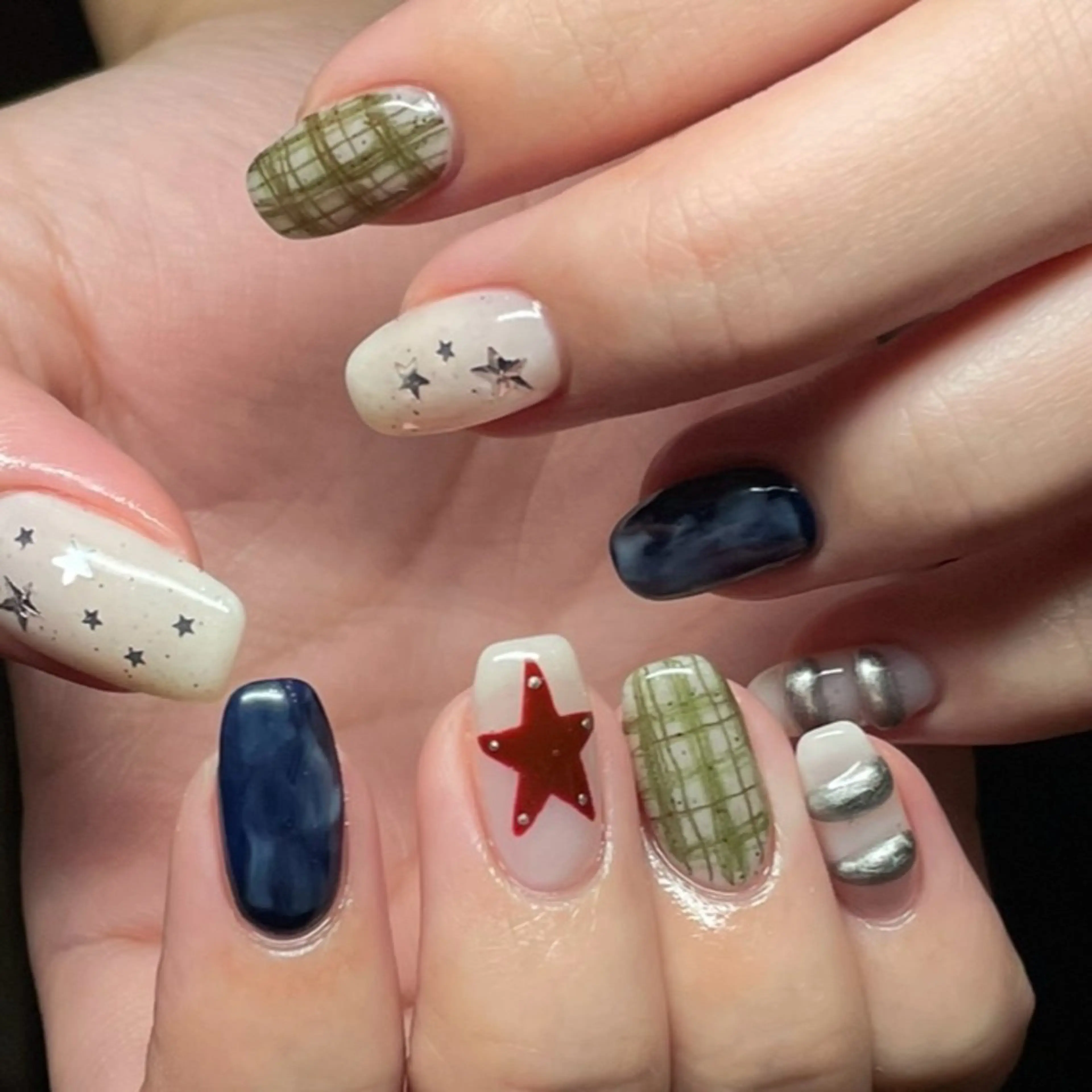 ネイル アートネイル ニュアンスネイル 🦋hana / nail / AOのネイルデザイン