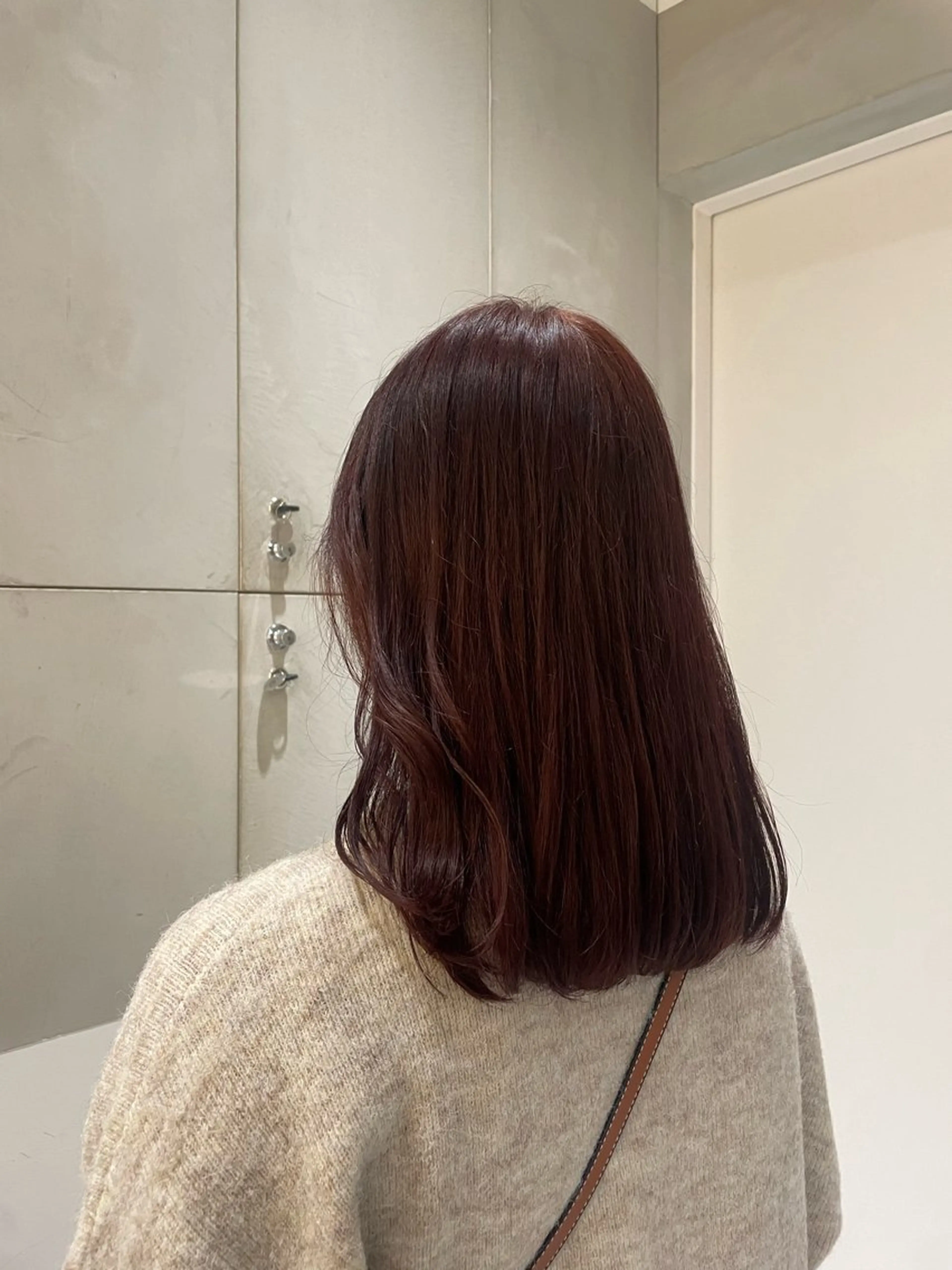 ミディアム 似合わせレイヤー 🩶アヤラのヘアスタイル