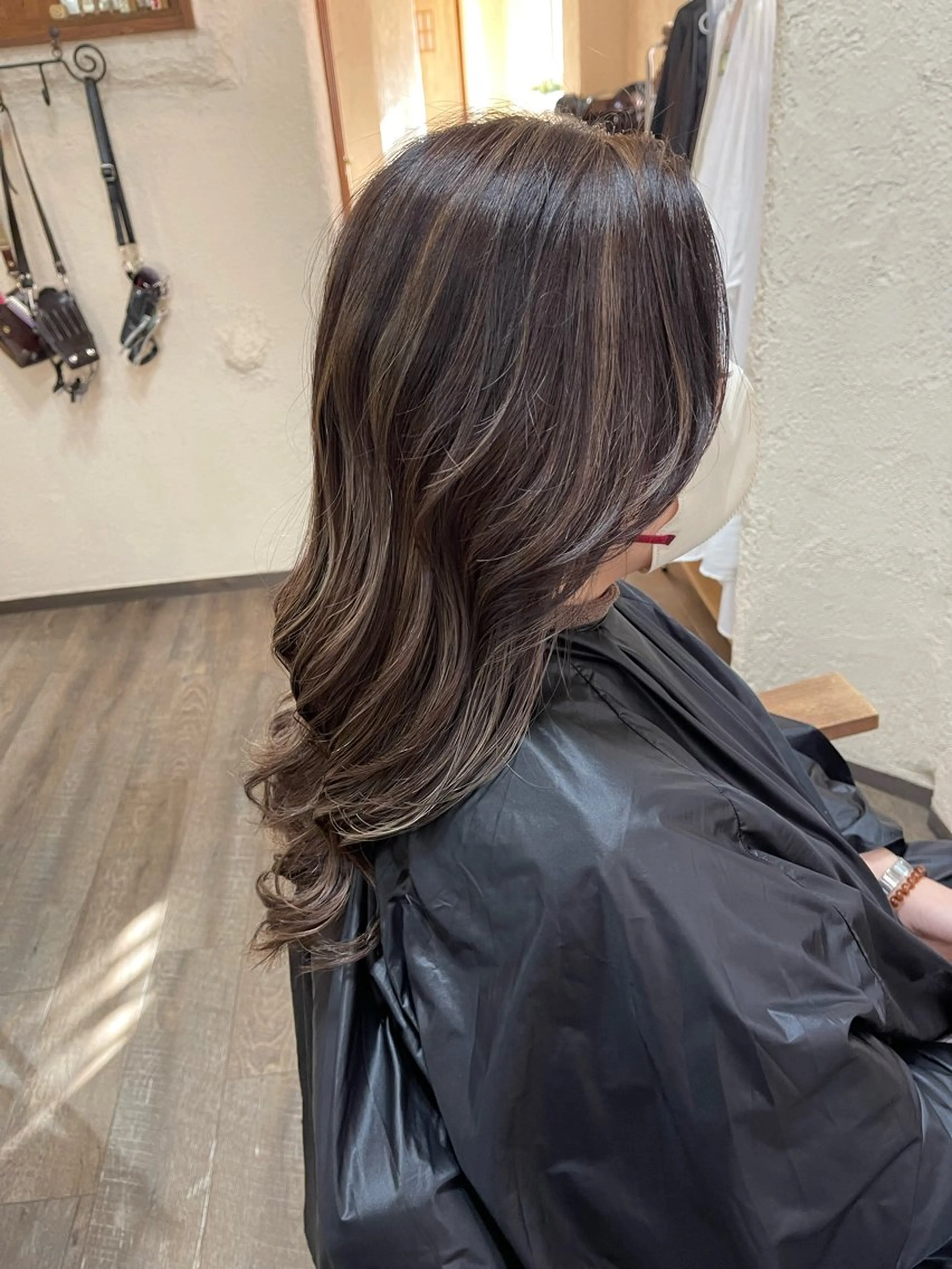 ロング カラー ベージュカラー ハイライトカラー ハイライト ヘアカラー 磧本 祐里恵のヘアスタイル
