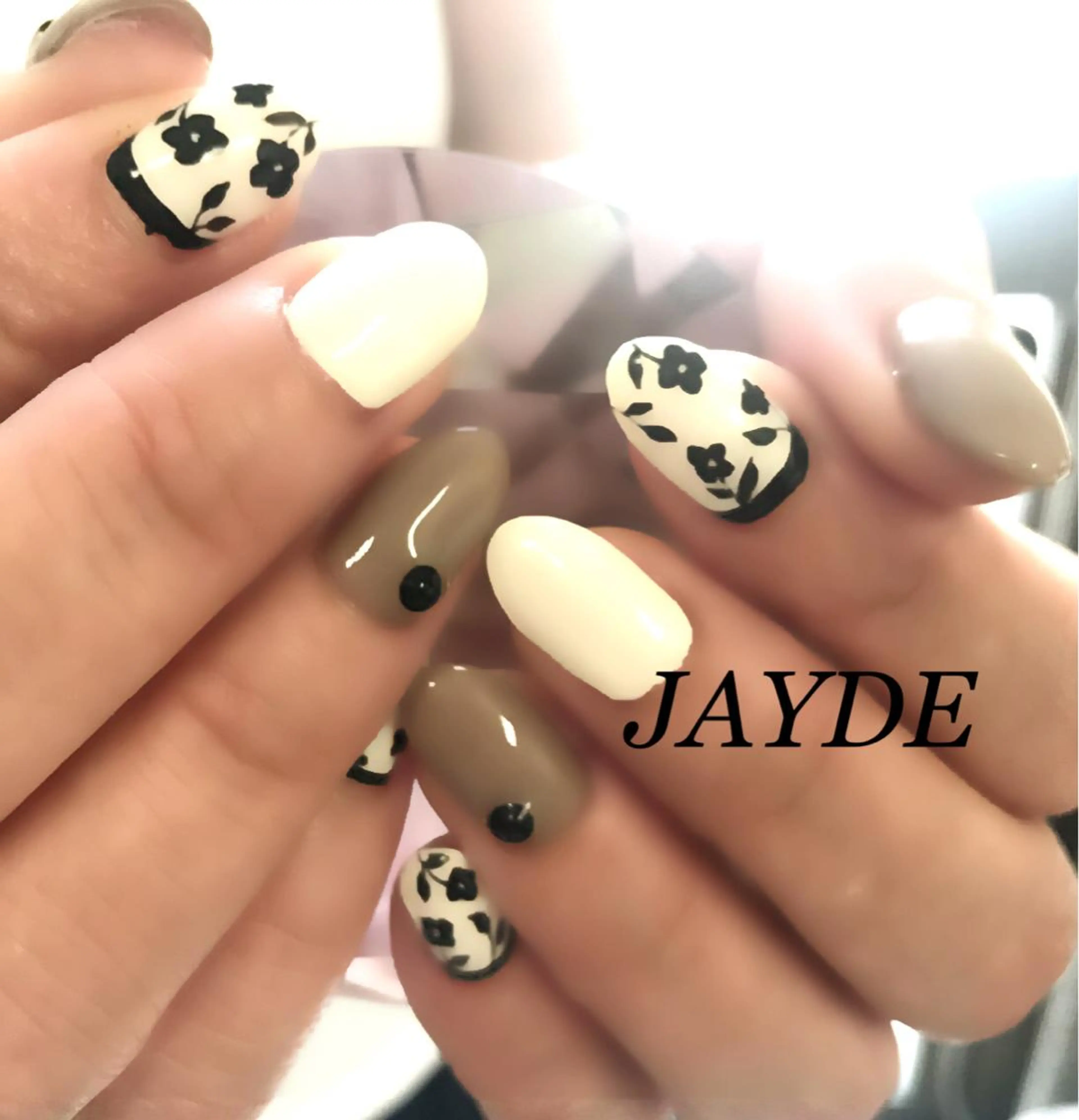 ネイル アートネイル ストーンネイル JAYDE ジェイドのマツエク・マツパデザイン