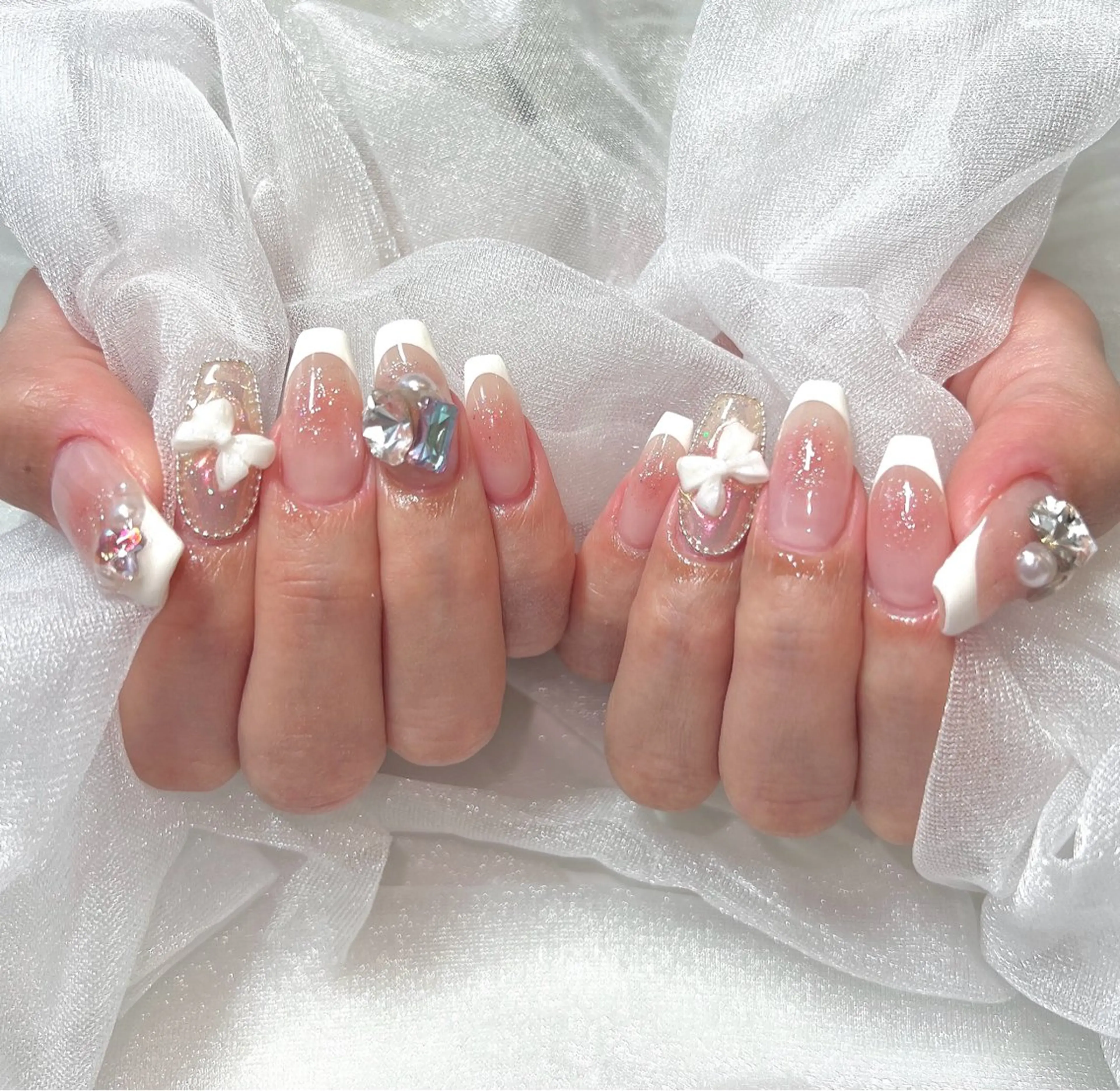 ネイル ハンドネイル ハンドケア ちゅるんネイル🪄 耳ツボジュエリー🔗のネイルデザイン