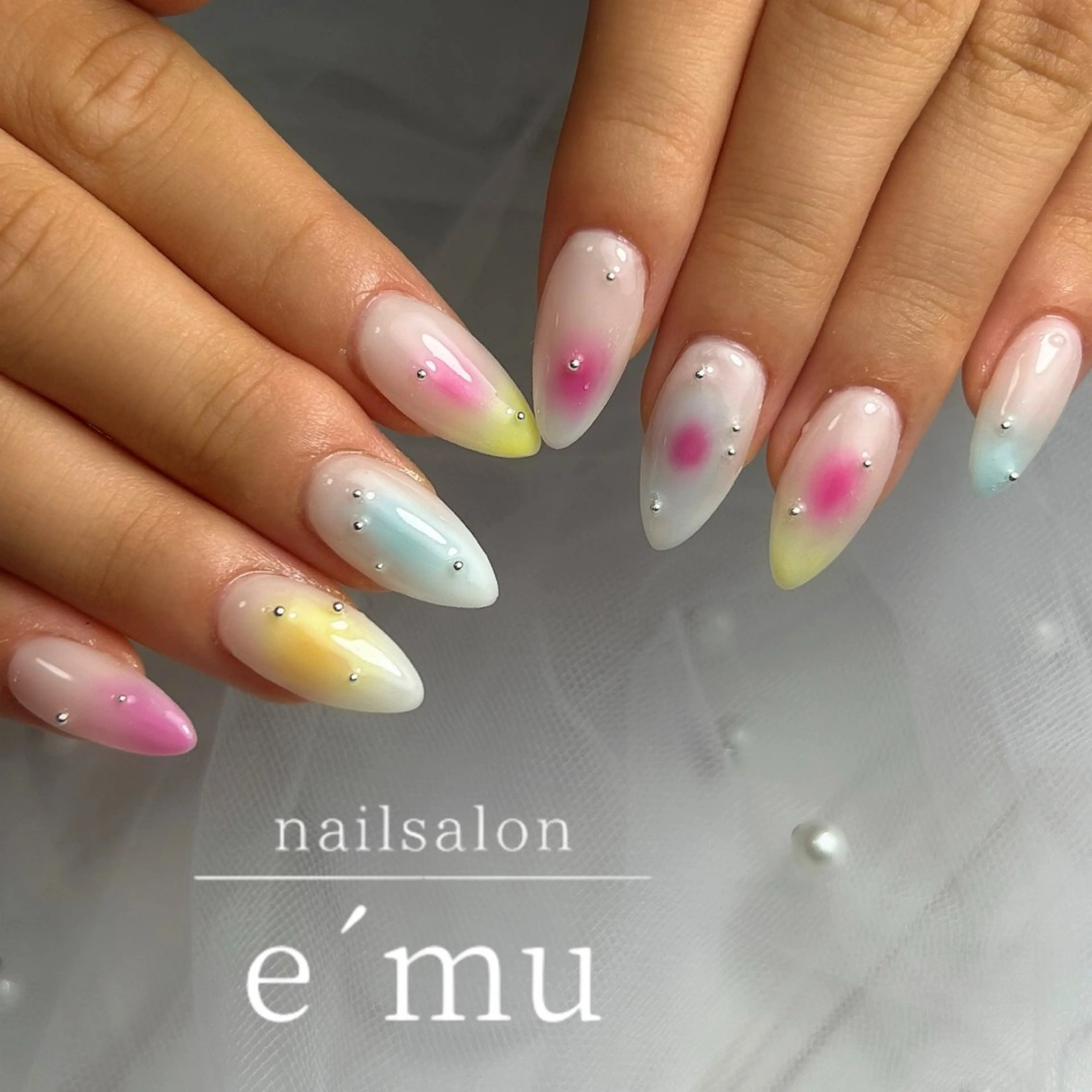 ネイル チークネイル ハンドネイル nailsalon e´muのネイルデザイン