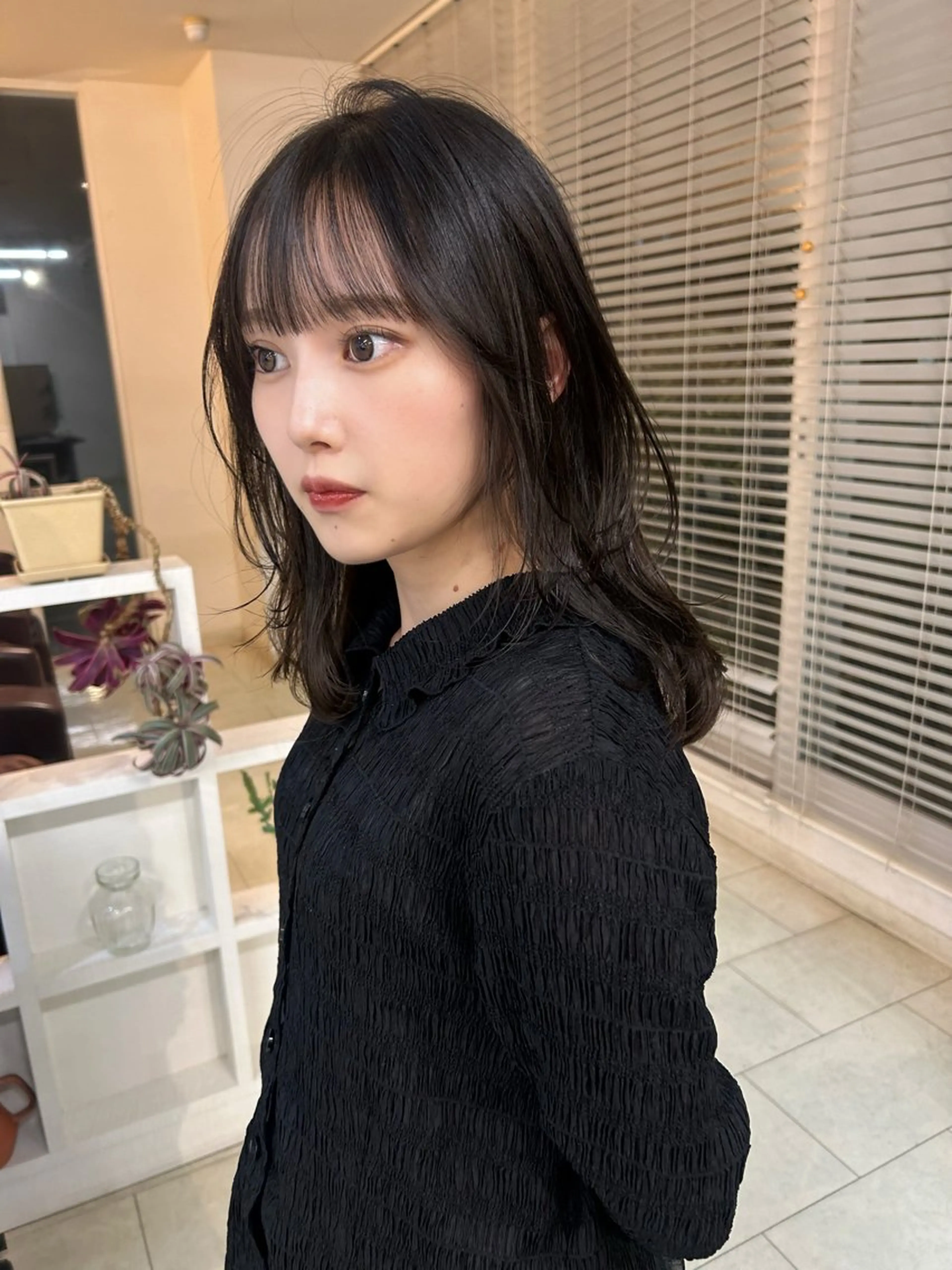 ミディアム カット ヘアカラー yura /レイヤーカットのヘアスタイル