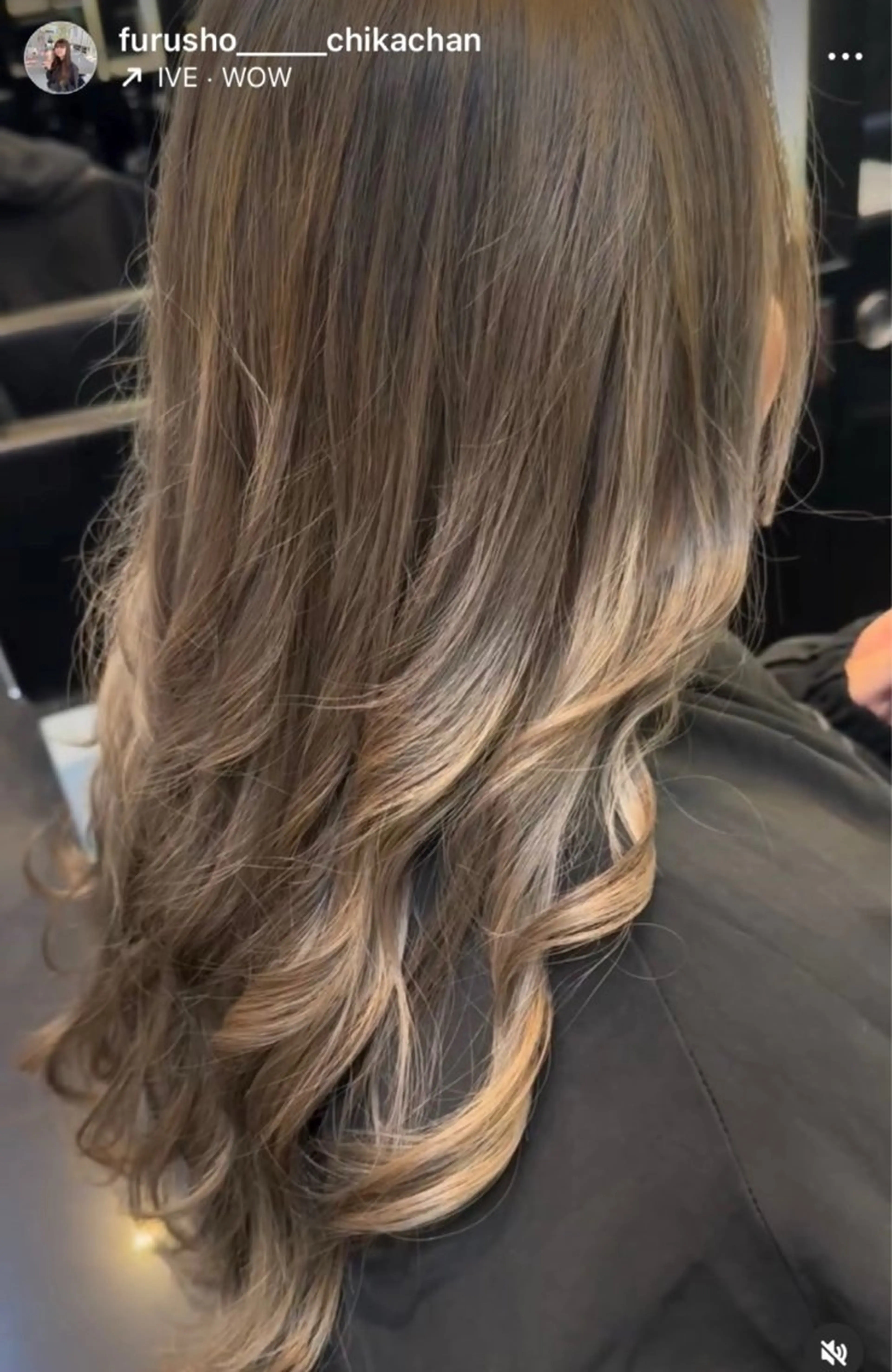 カラー ダブルカラー Araki Chikaのヘアスタイル