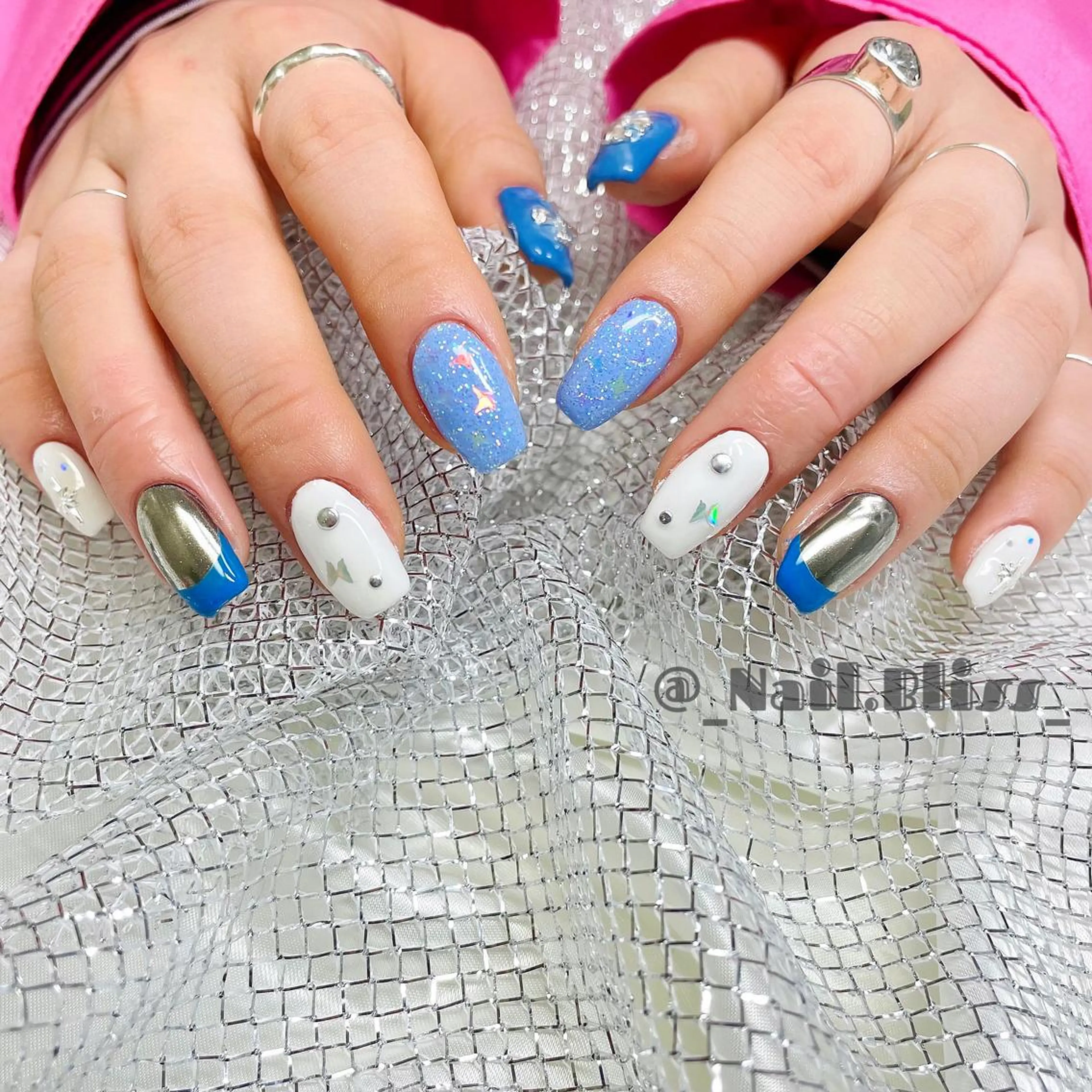 ネイル ブルー ホワイト ハンドネイル NAIL BLISSのネイルデザイン