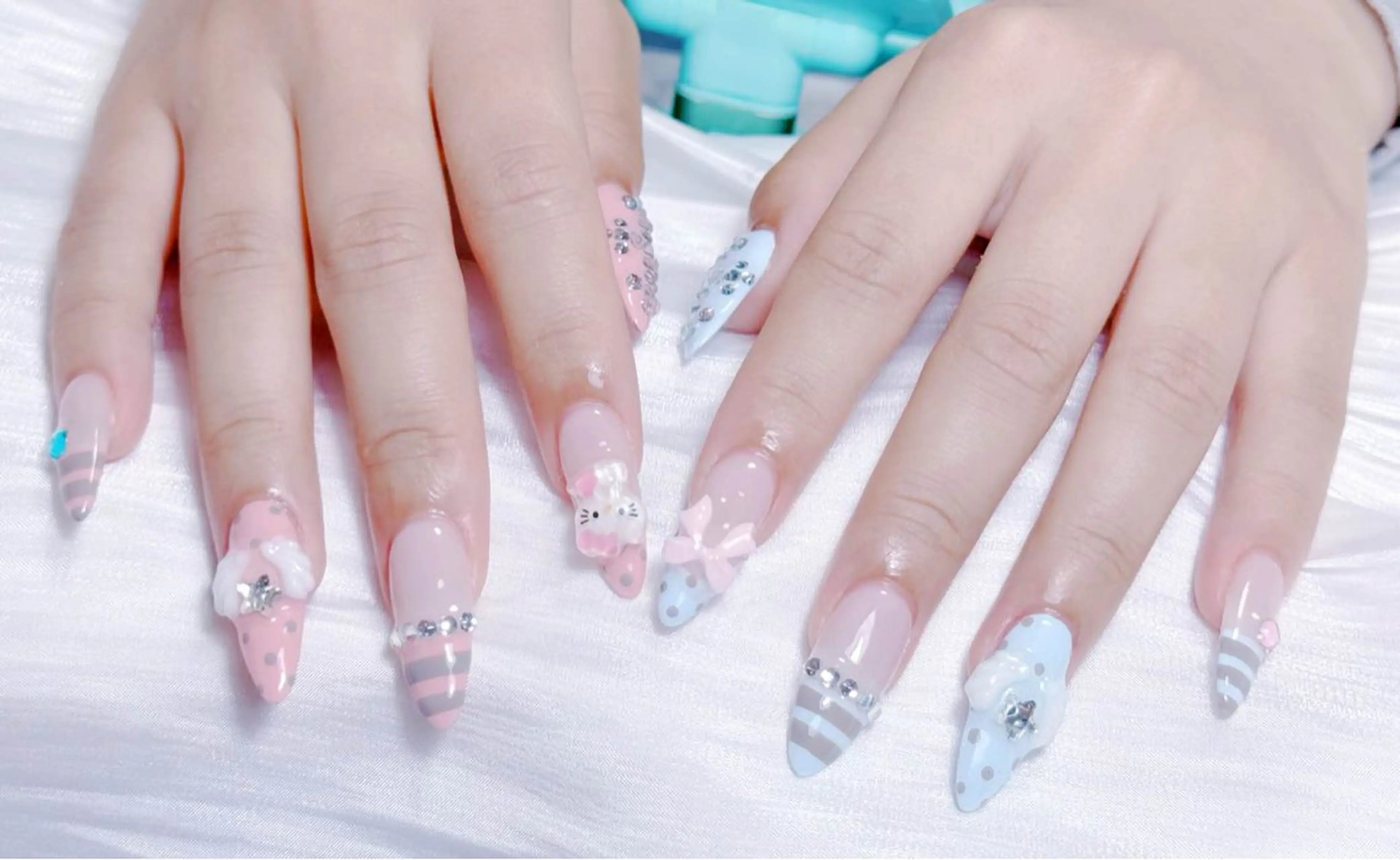 ネイル 小島 阿佑美のネイルデザイン